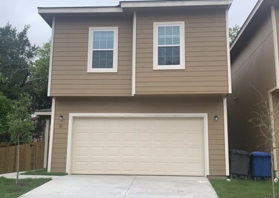 11 Oak Plaza Plaza Property Photo 1