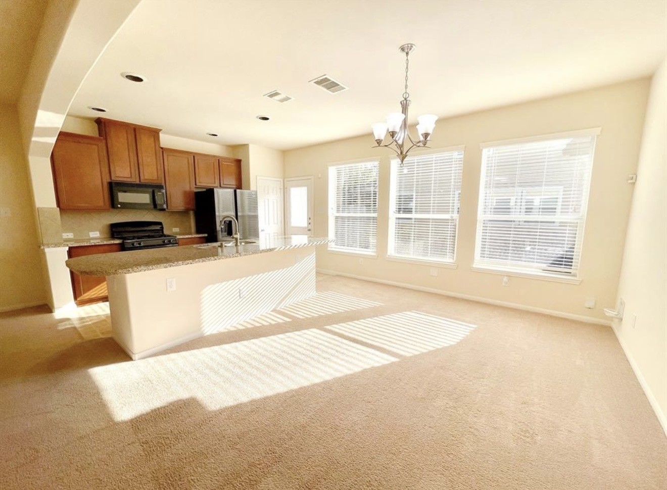 8318 Greys Lane Property Photo 4
