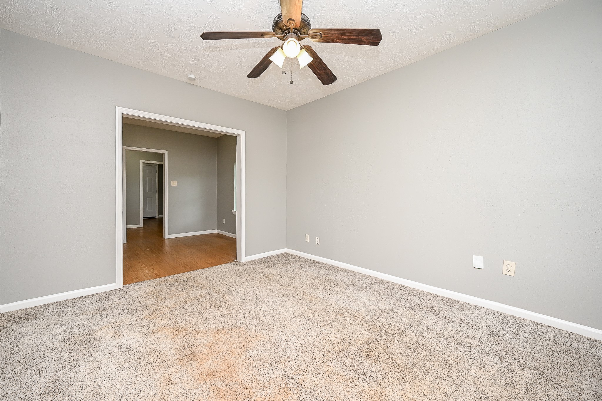 8007 Carver Road Property Photo 4