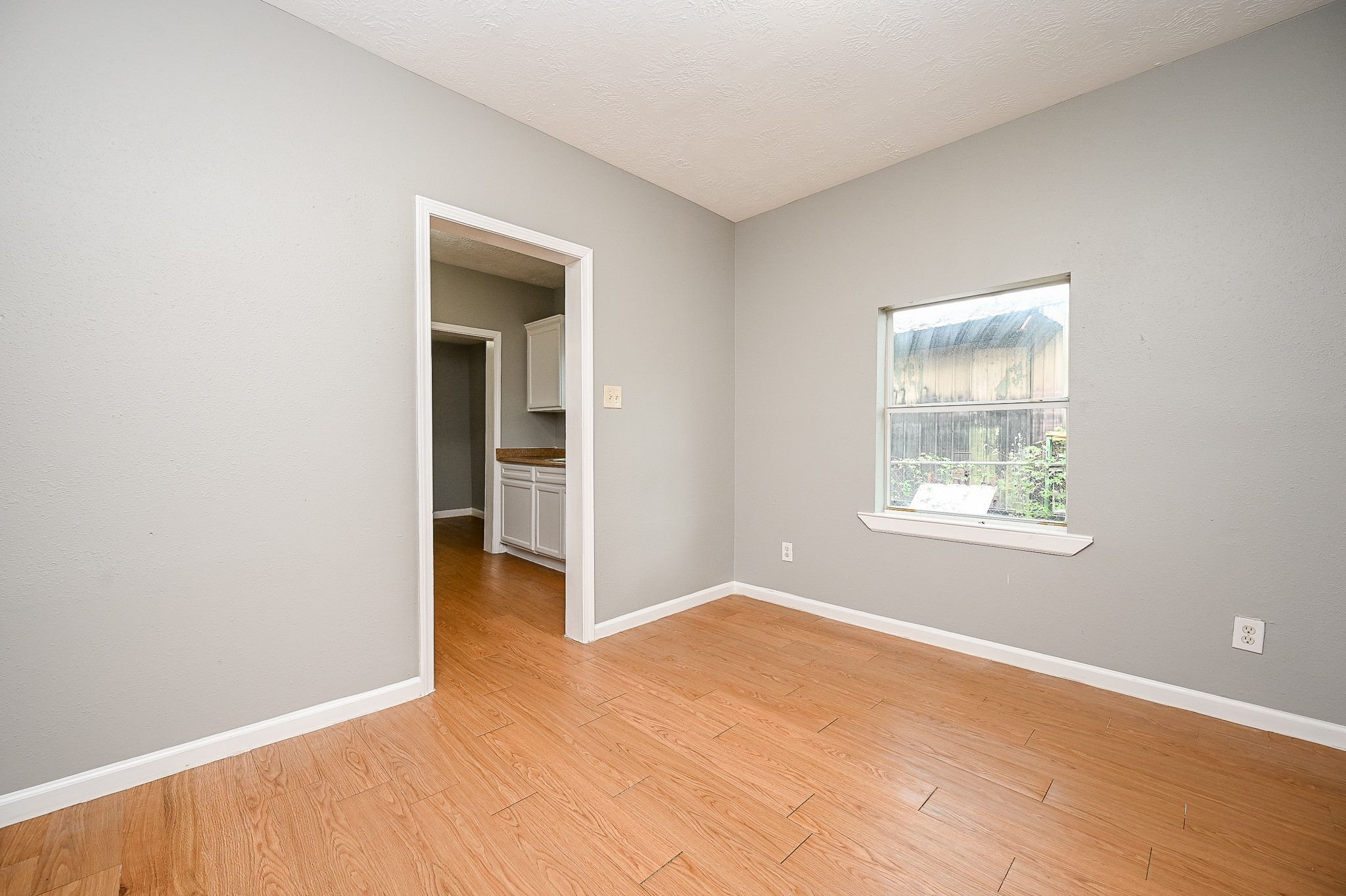 8007 Carver Road Property Photo 5