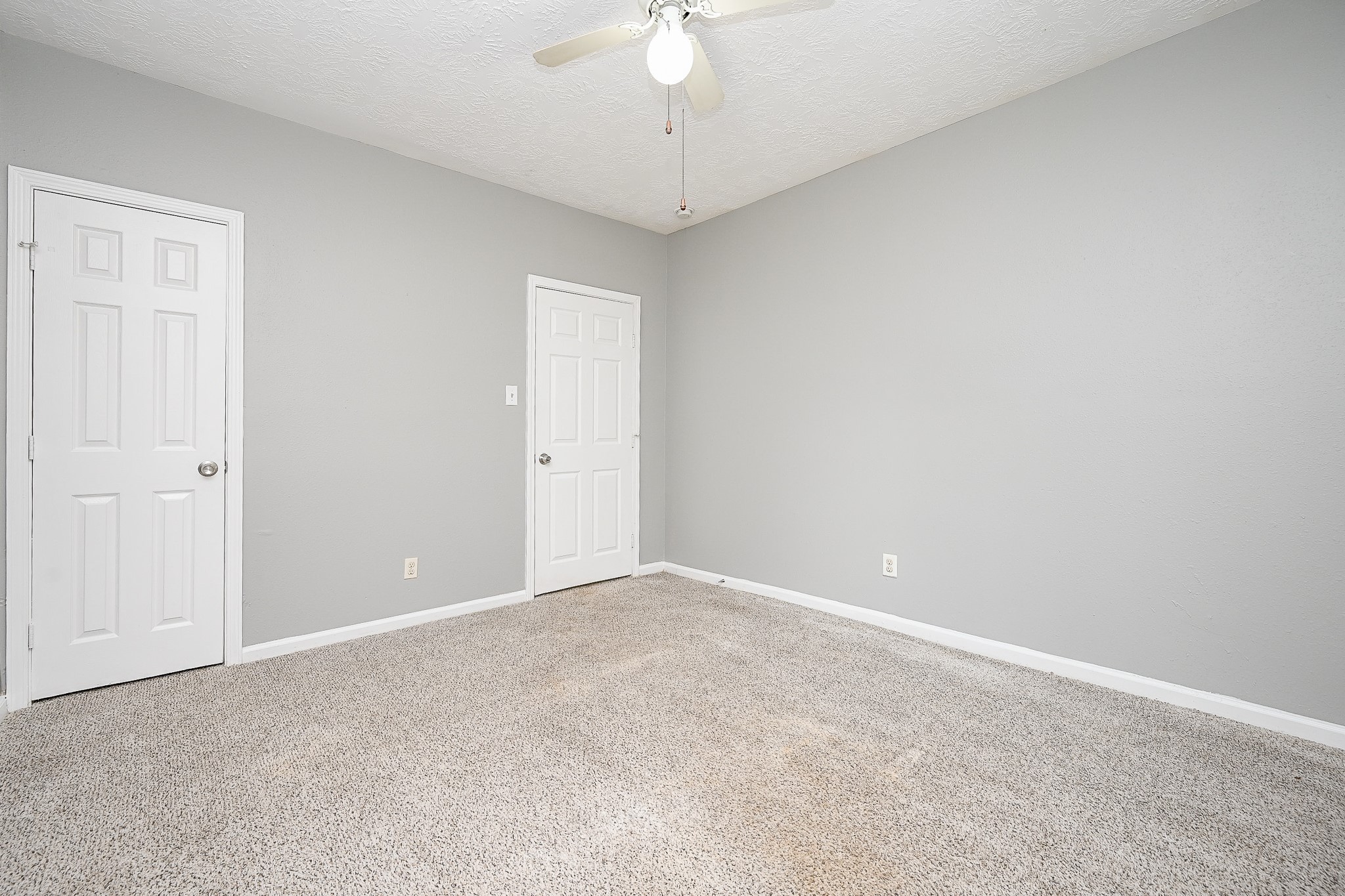 8007 Carver Road Property Photo 17