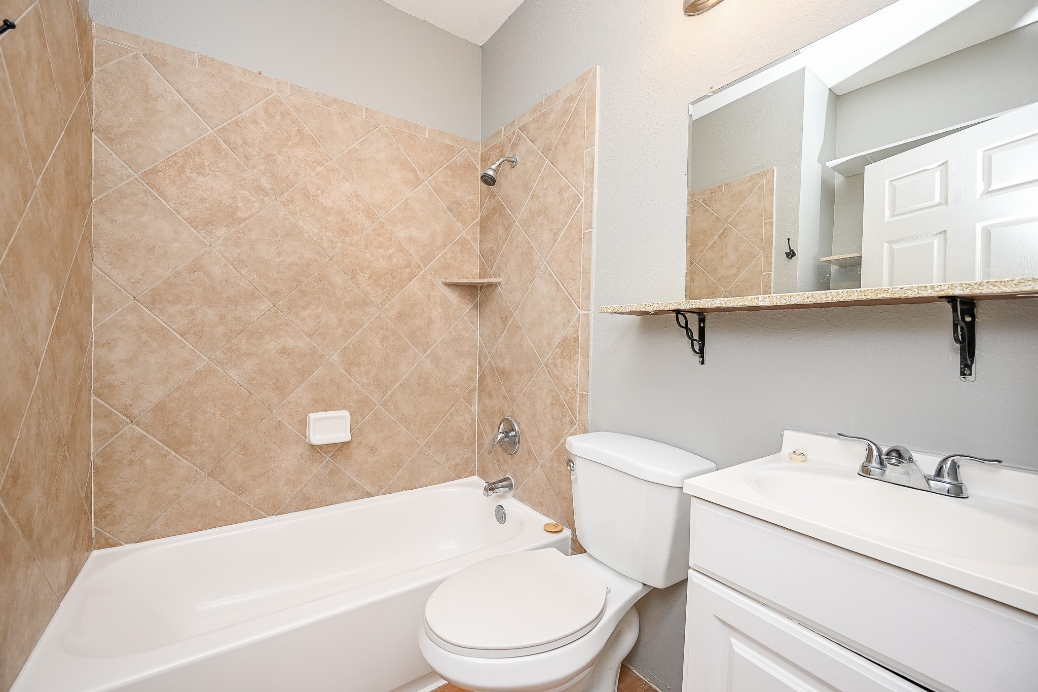 8007 Carver Road Property Photo 19