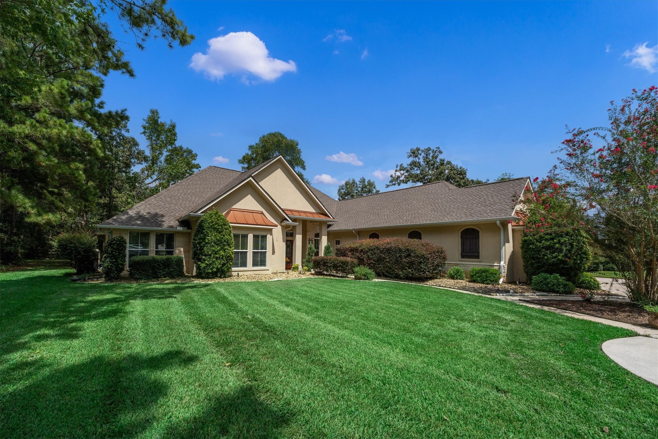 9135 Grand Lake Estates Drive Property Photo 1