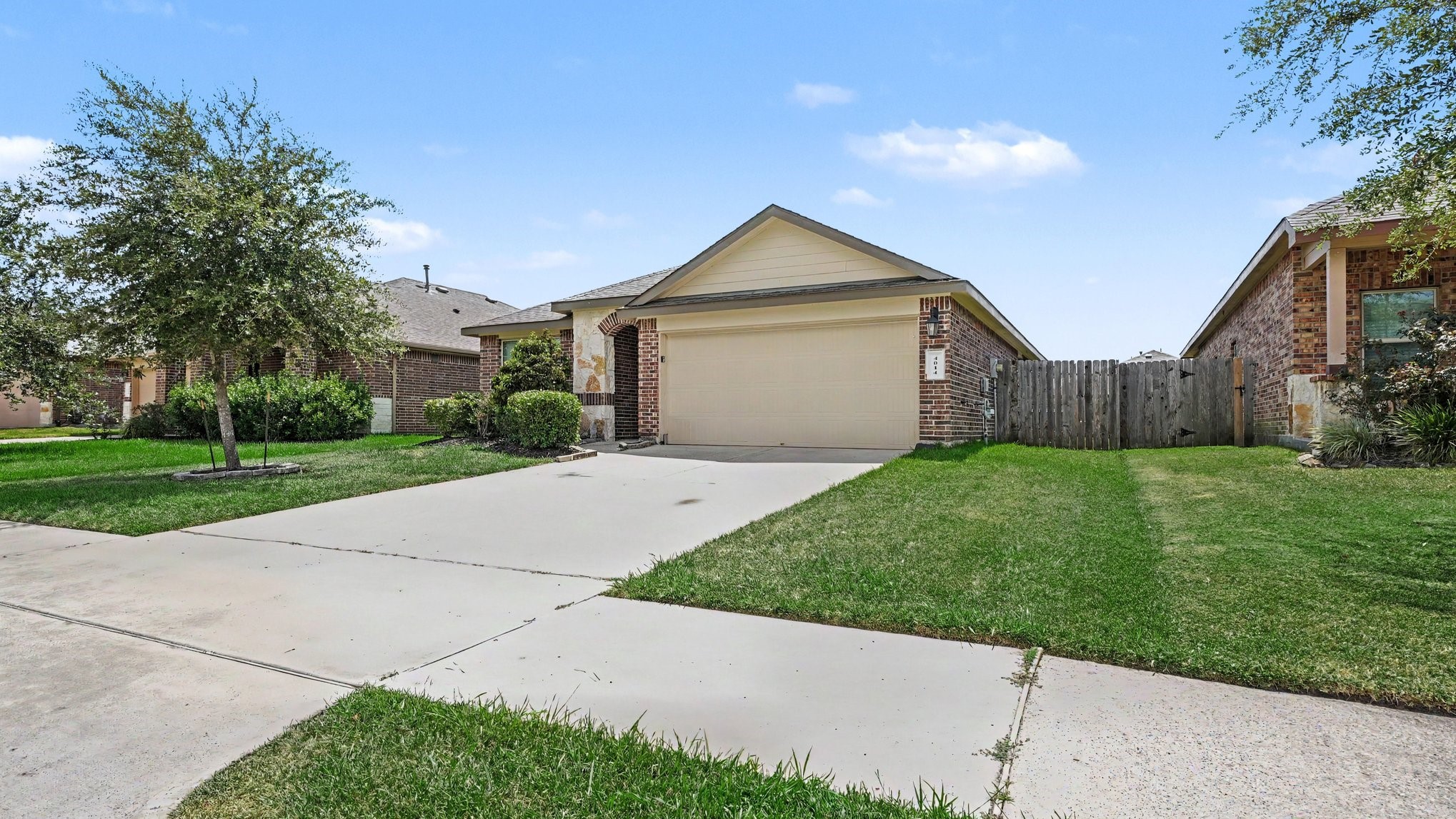 4014 Emperor Valley Lane Property Photo 1