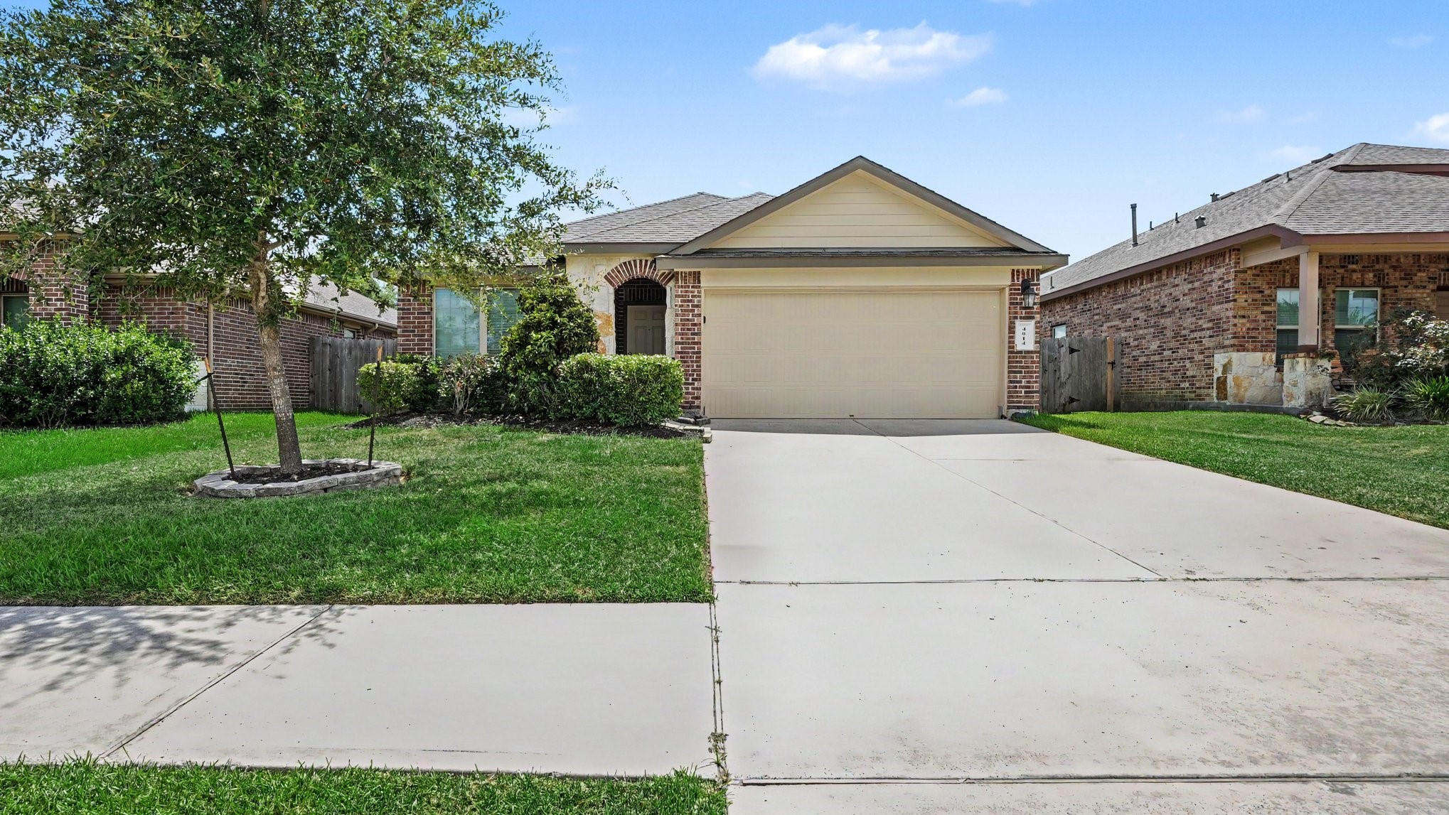 4014 Emperor Valley Lane Property Photo 2