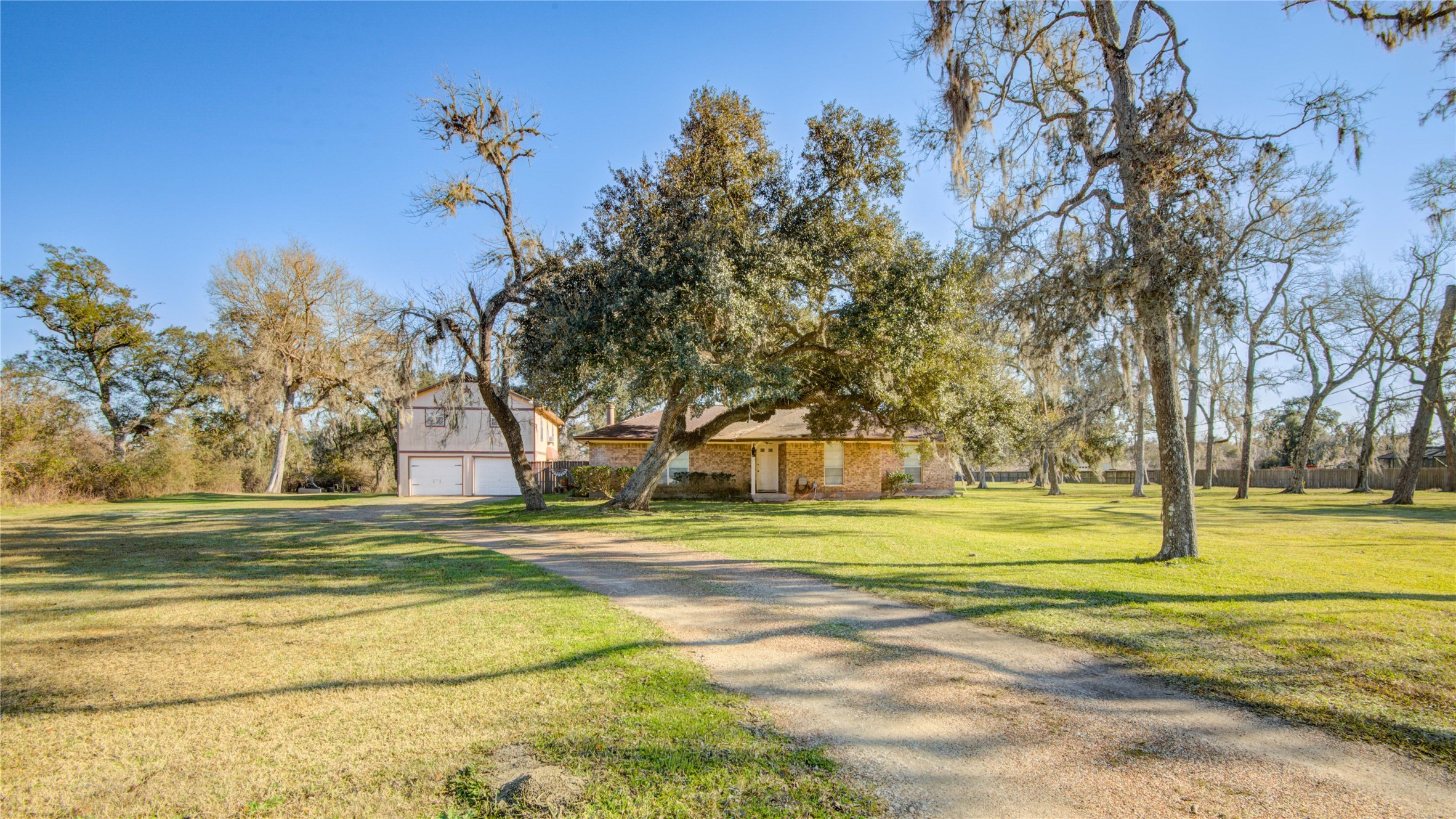 411 County Road 912a Property Photo 3