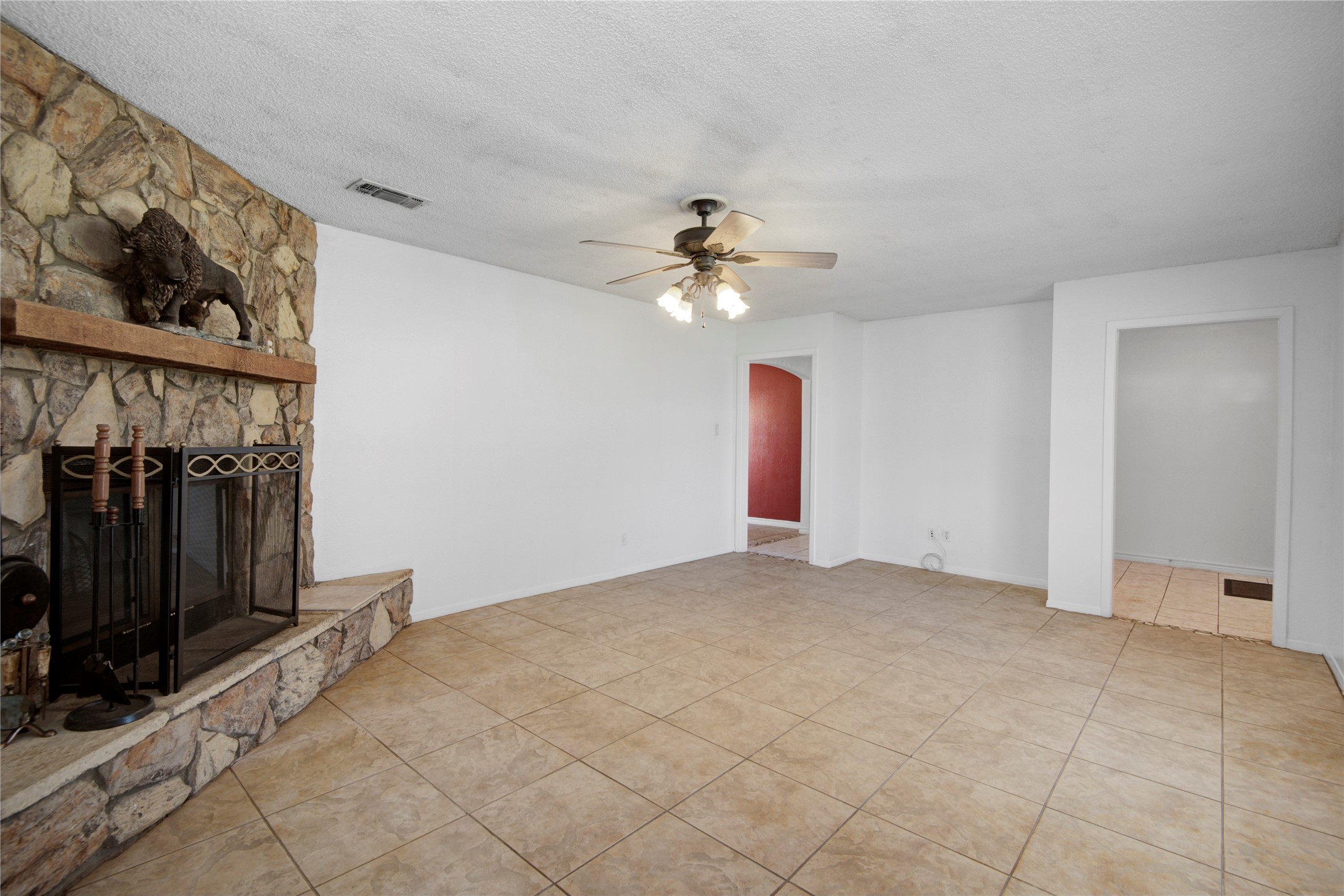 411 County Road 912a Property Photo 6
