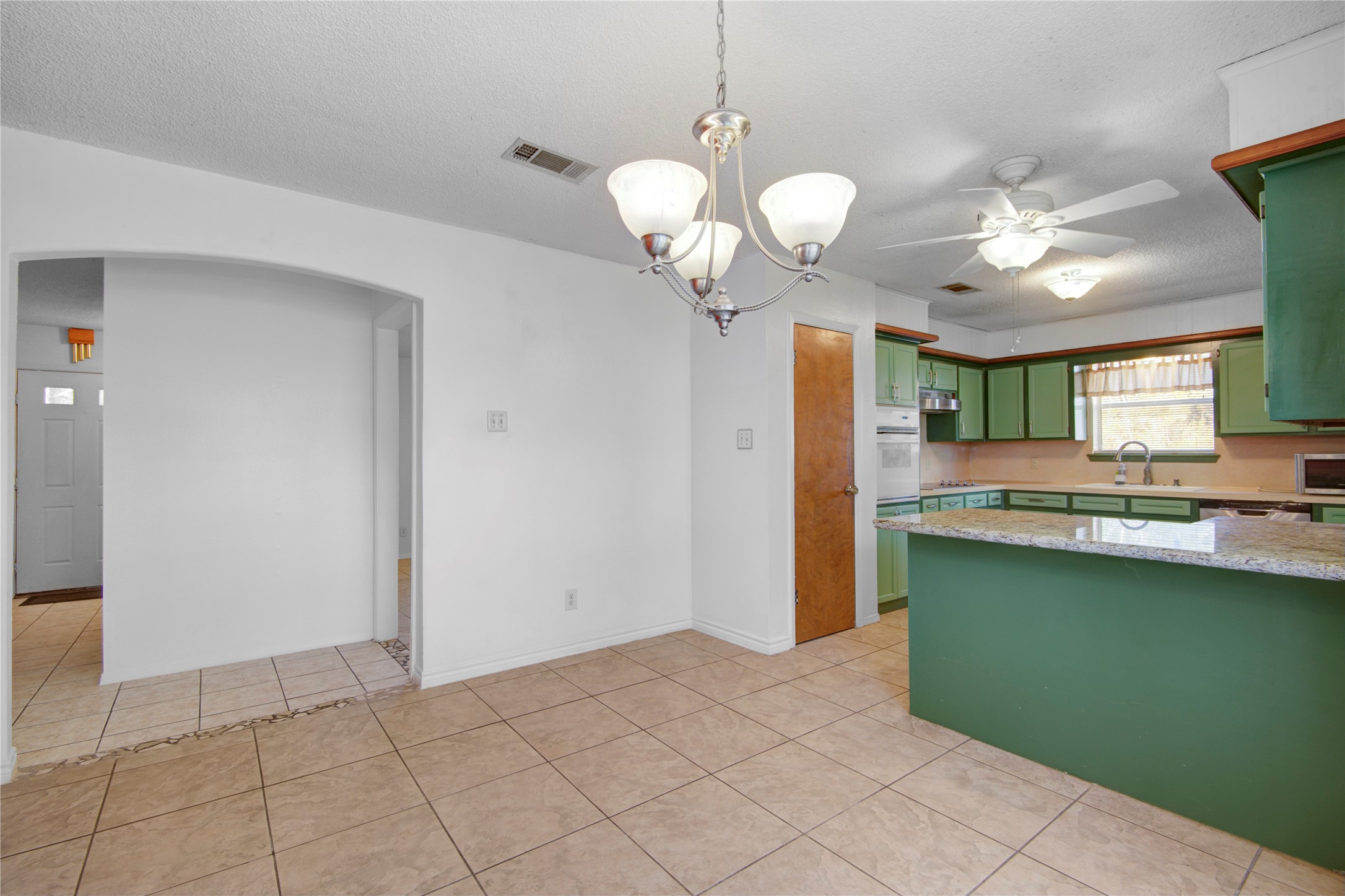 411 County Road 912a Property Photo 8