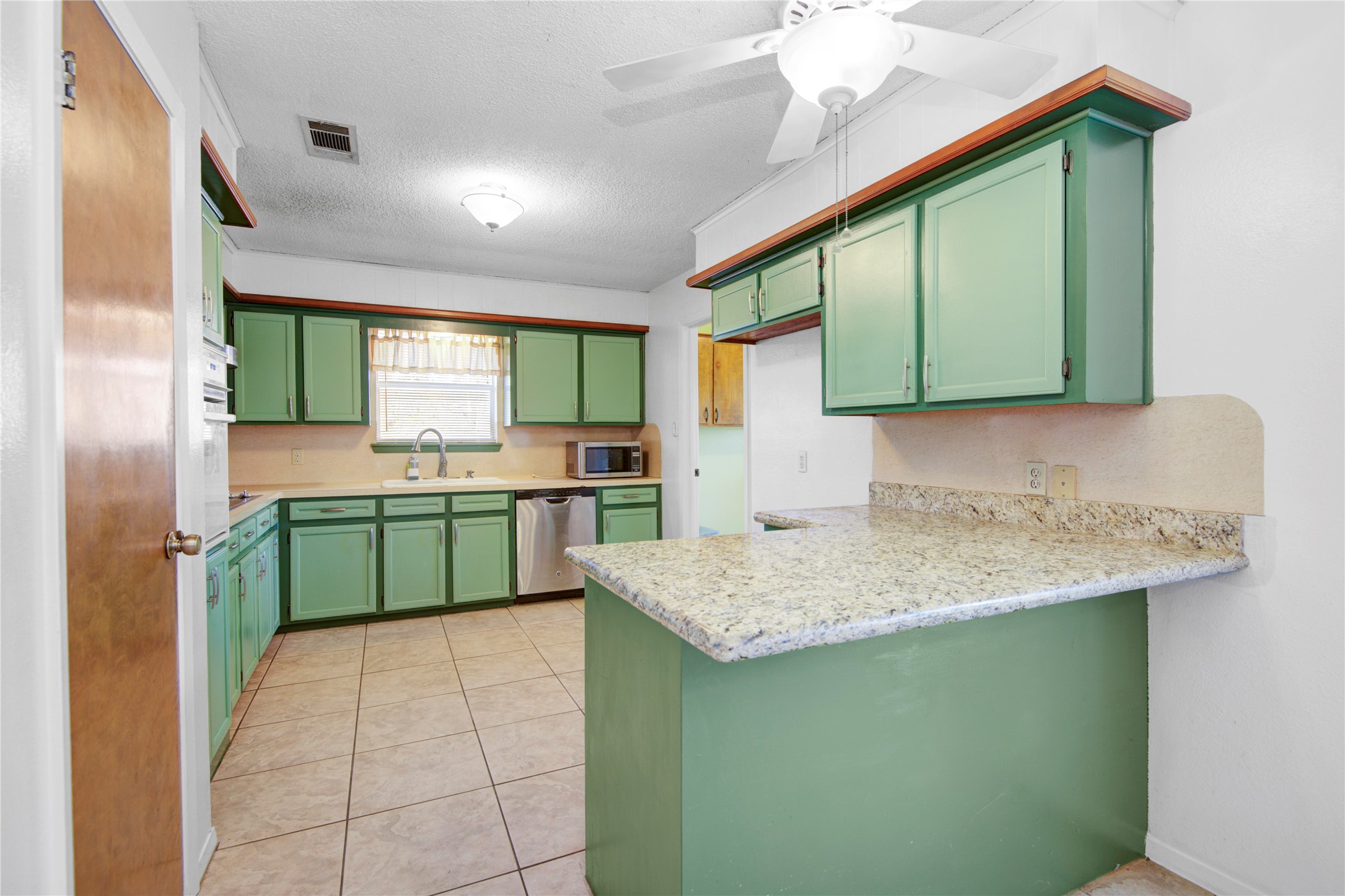 411 County Road 912a Property Photo 9