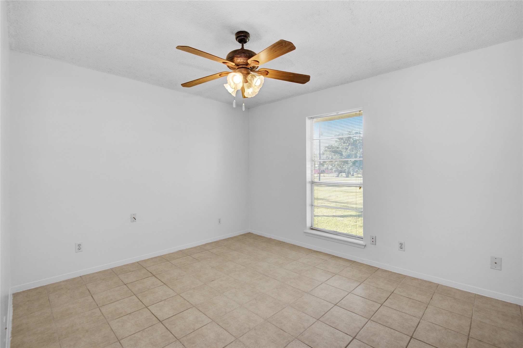 411 County Road 912a Property Photo 16