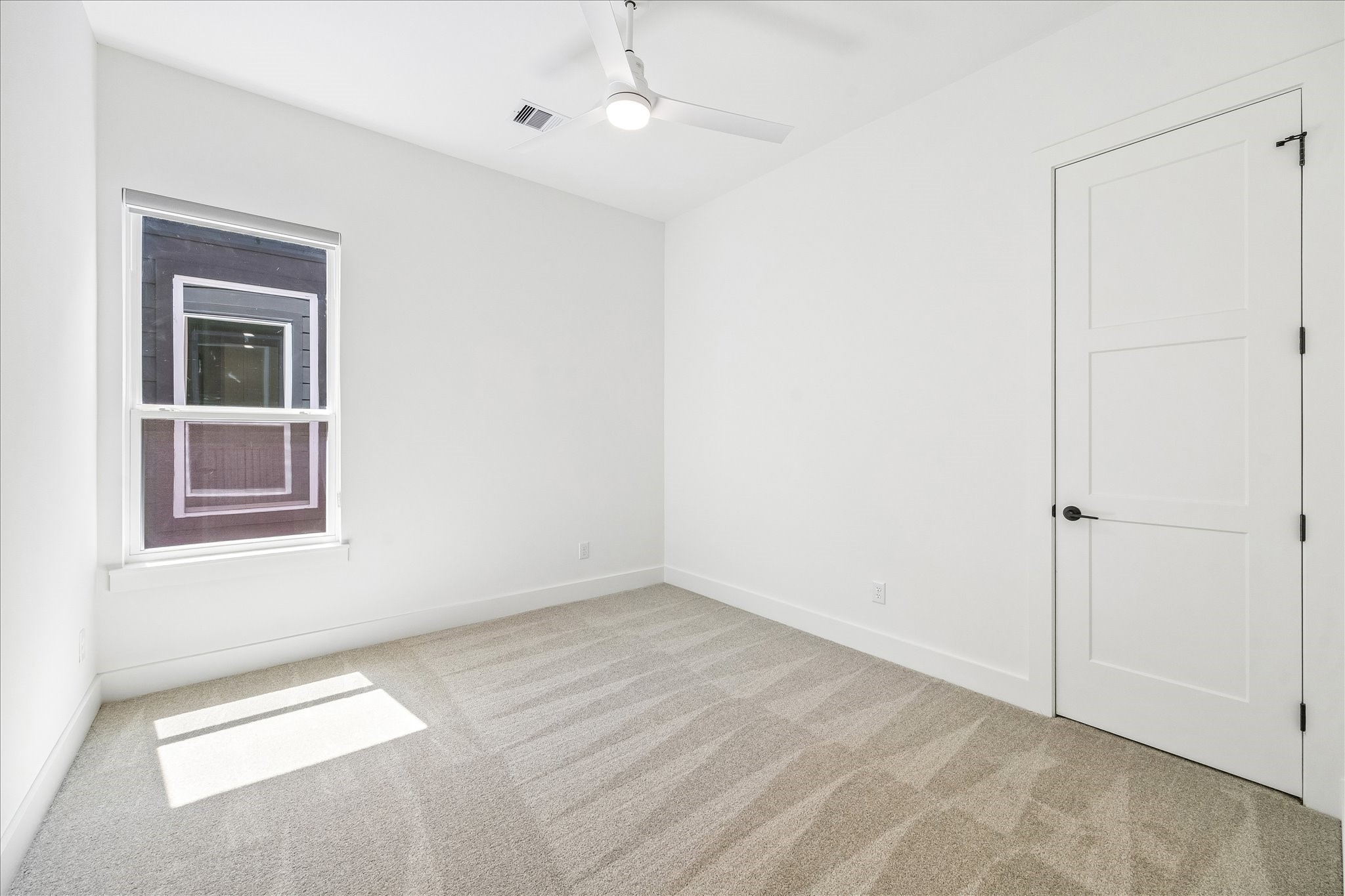 1423 E 36th Street Property Photo 18