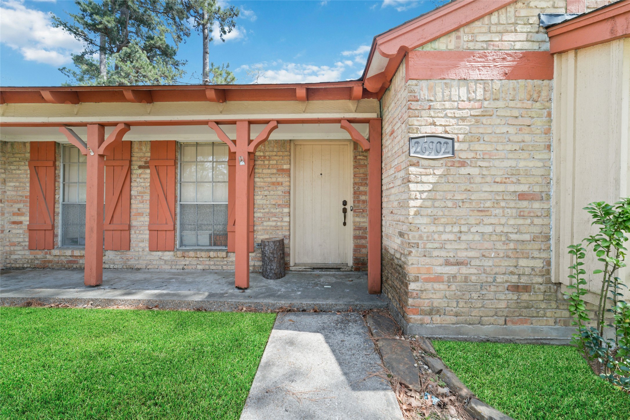 26902 Maplewood Drive Property Photo 3