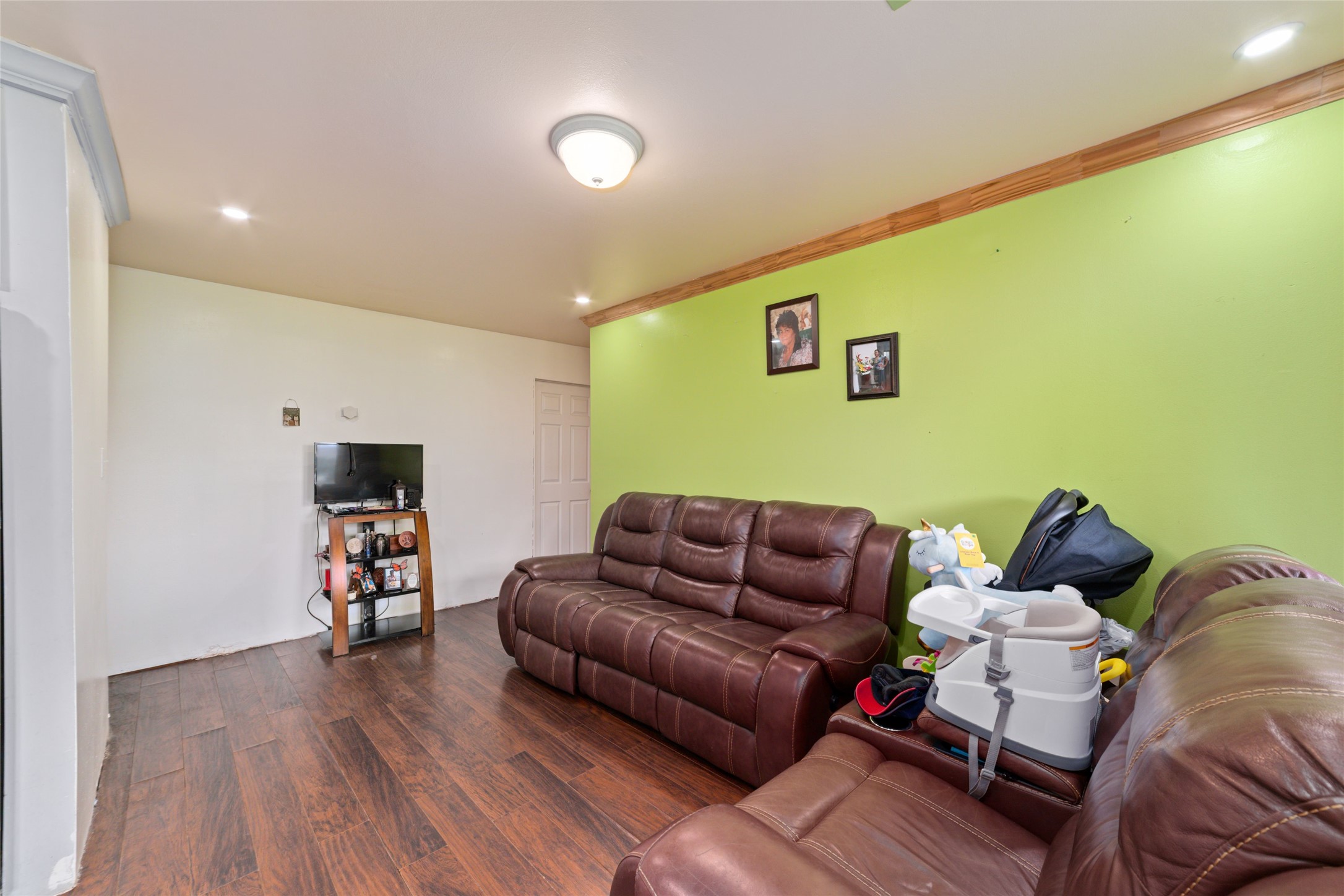 26902 Maplewood Drive Property Photo 8