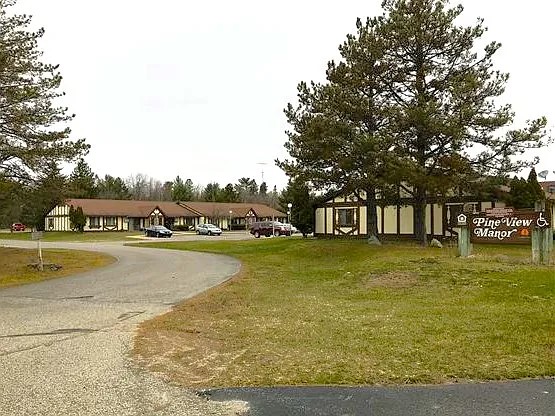 500 Pineview Court Property Photo 3