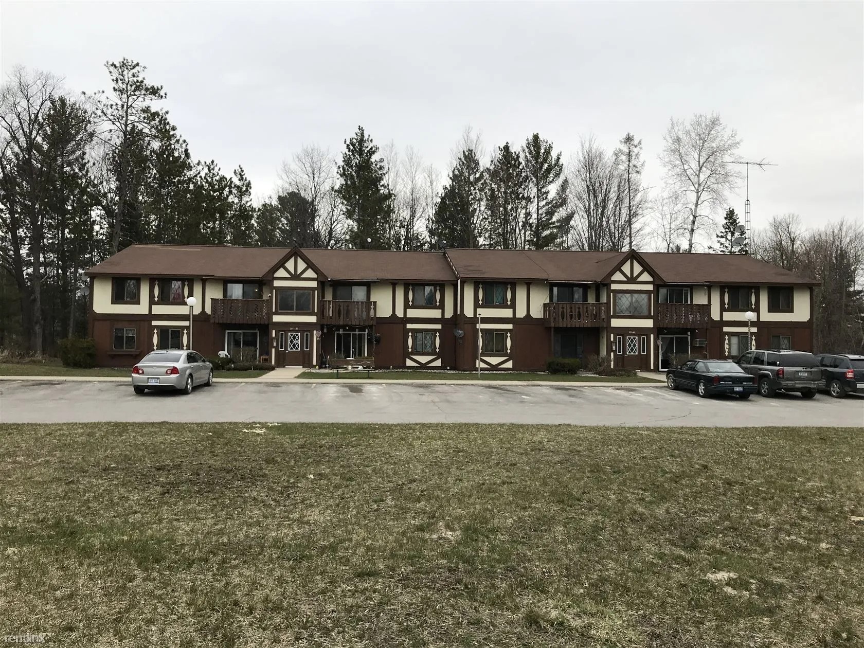 500 Pineview Court Property Photo 4