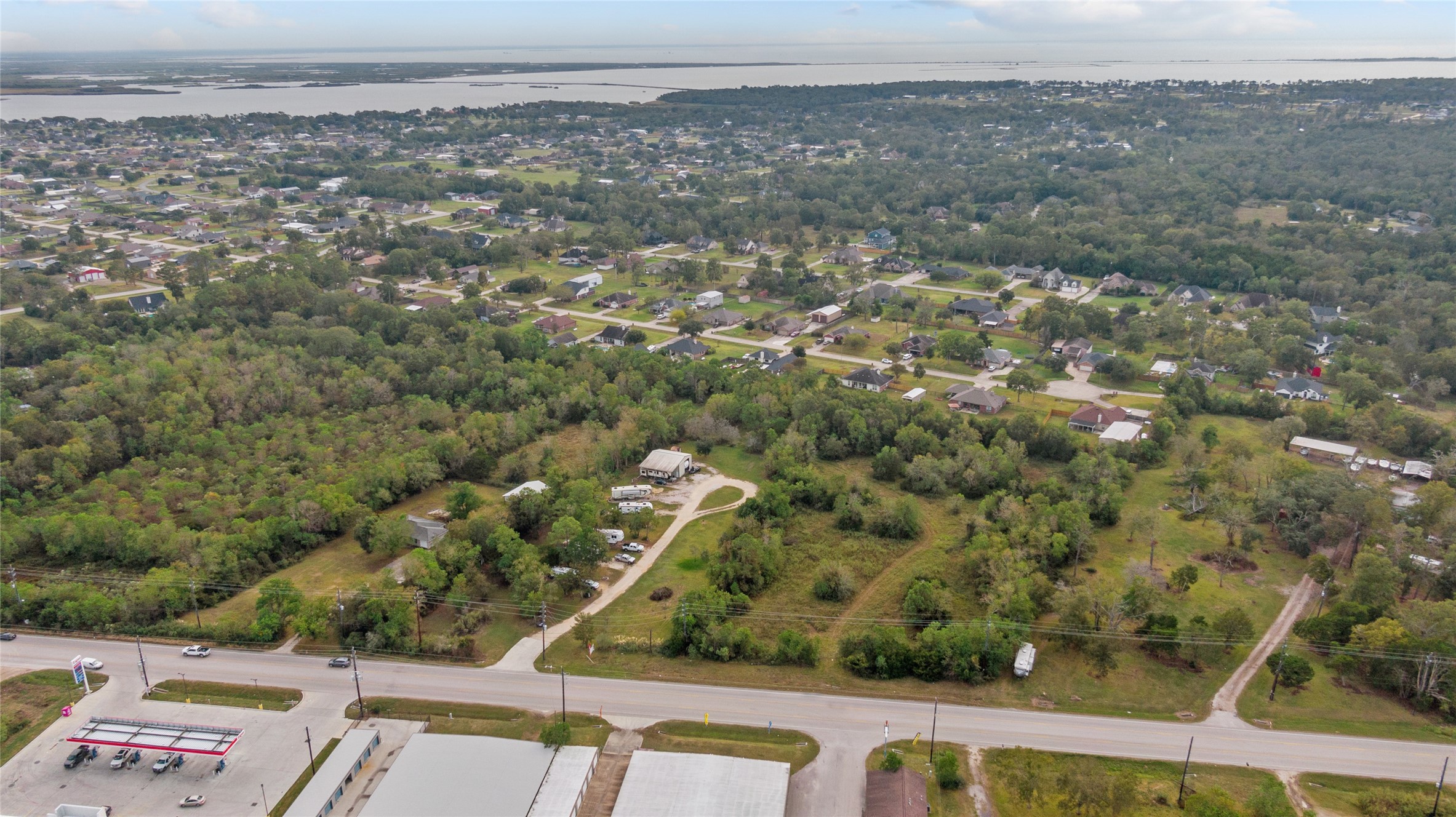 5504 S Fm-565 Property Photo 6