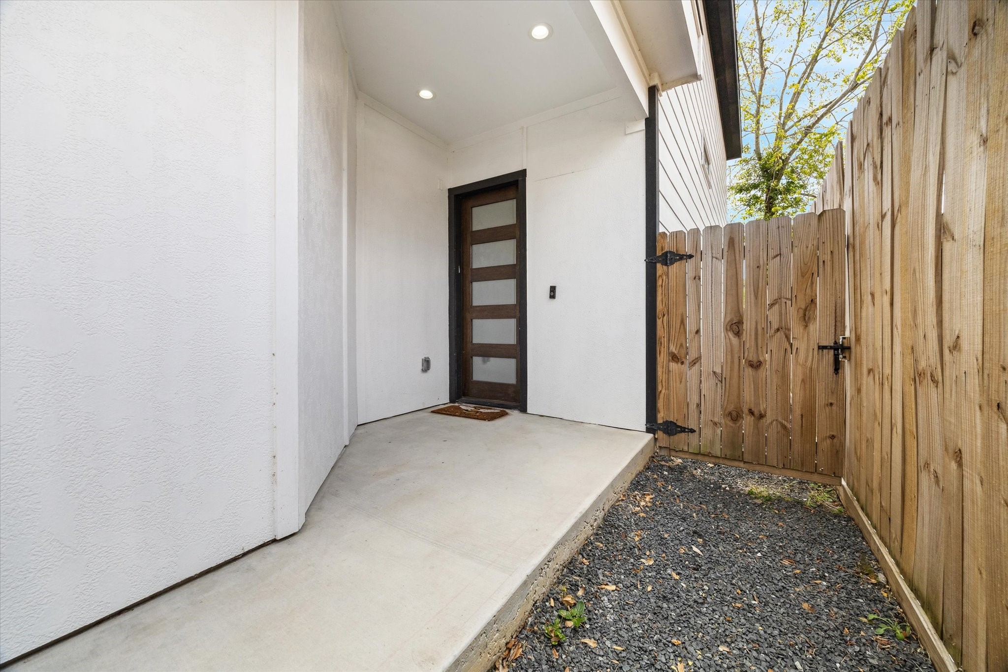 5021 Creekmont Drive Property Photo 2