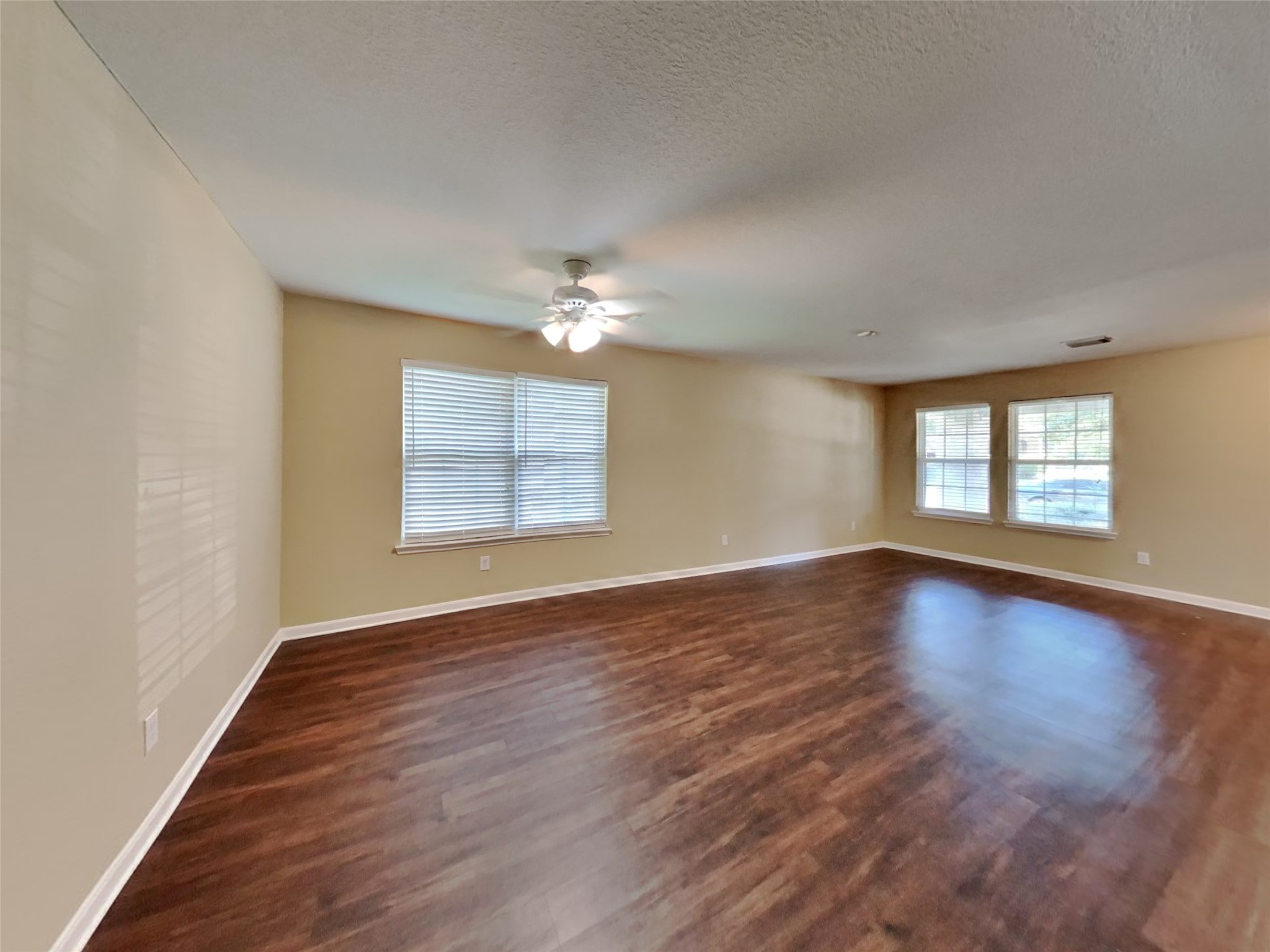 6907 Oleander Grove Way Property Photo 2