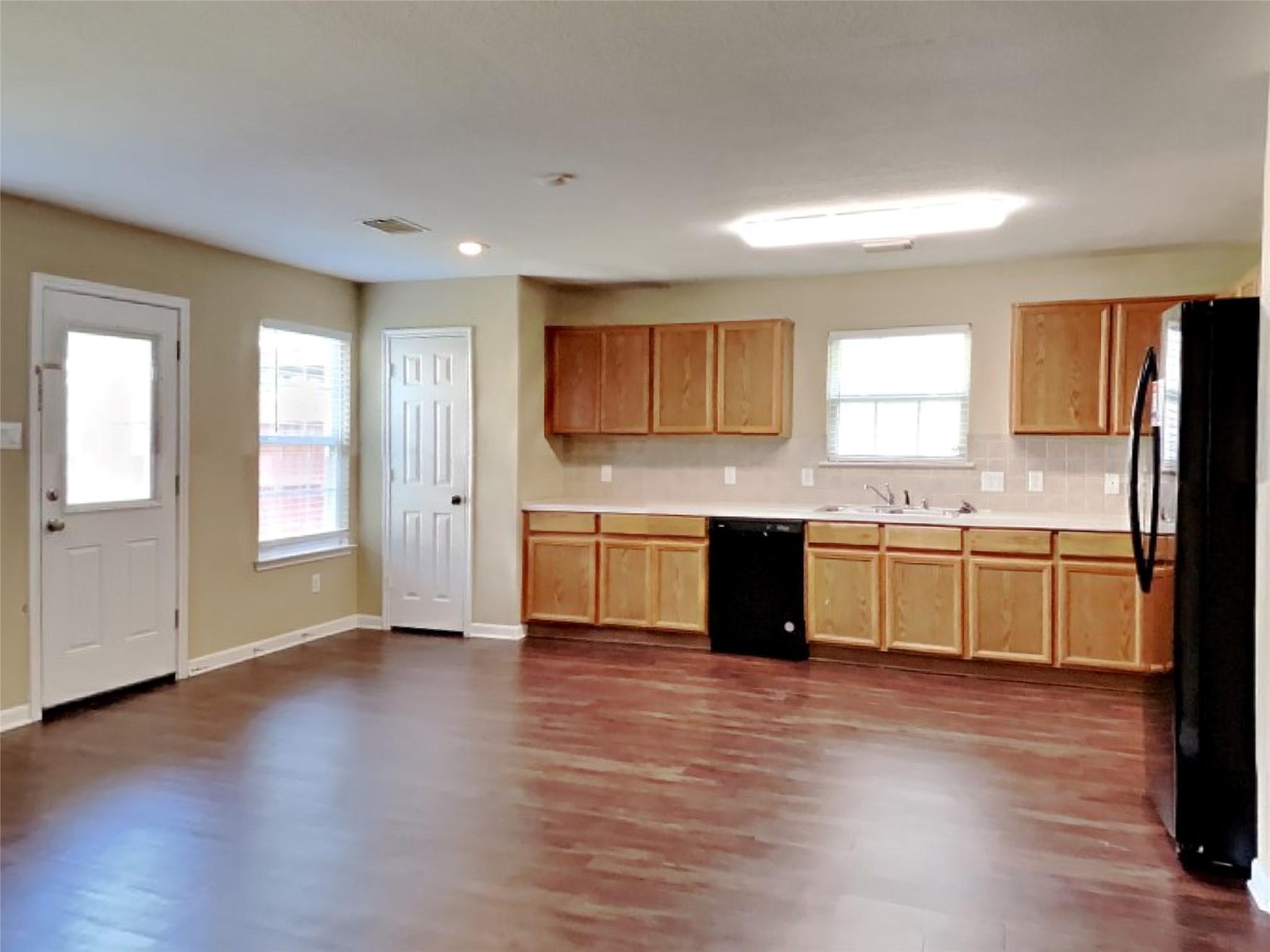 6907 Oleander Grove Way Property Photo 7