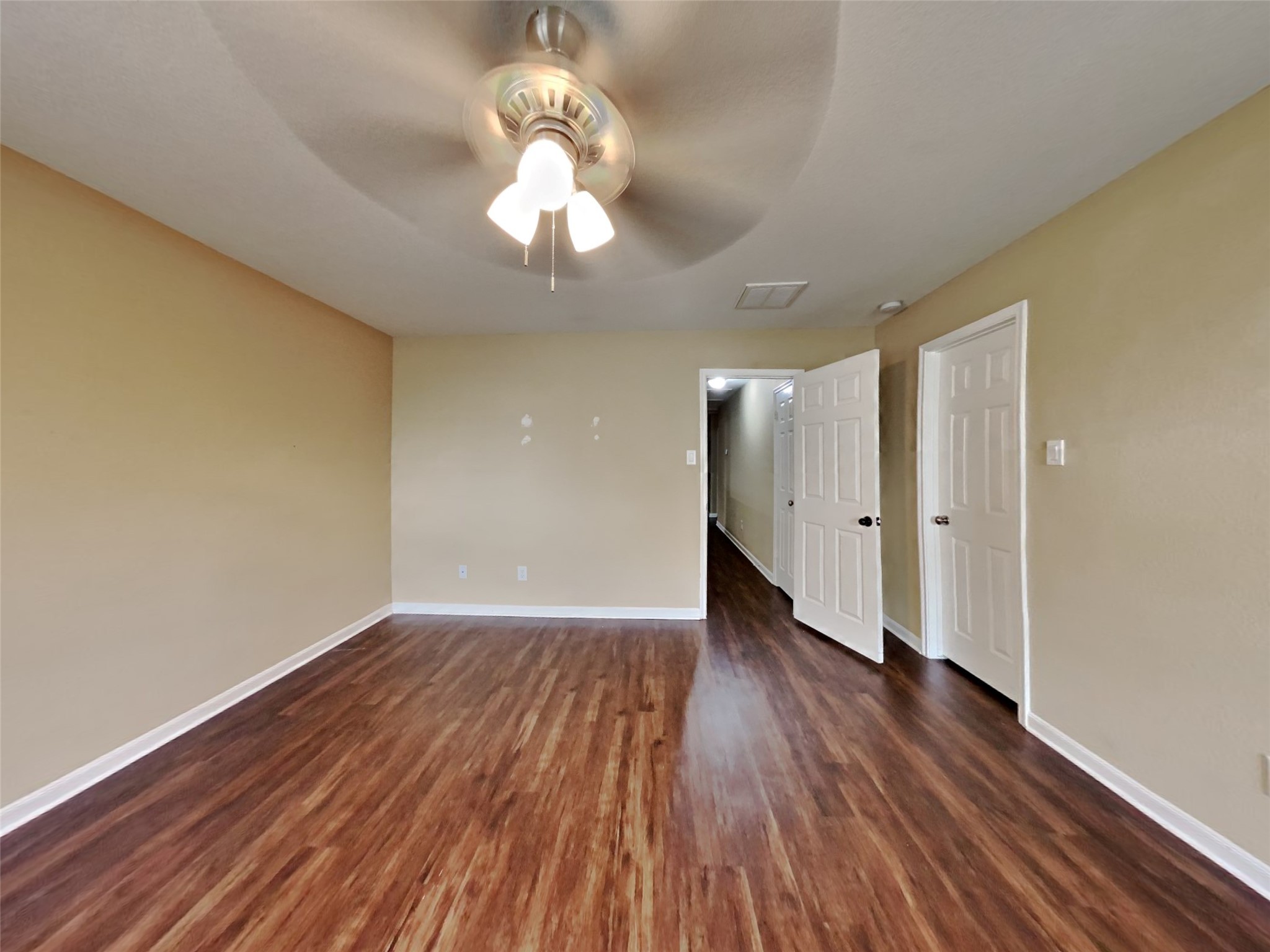 6907 Oleander Grove Way Property Photo 8