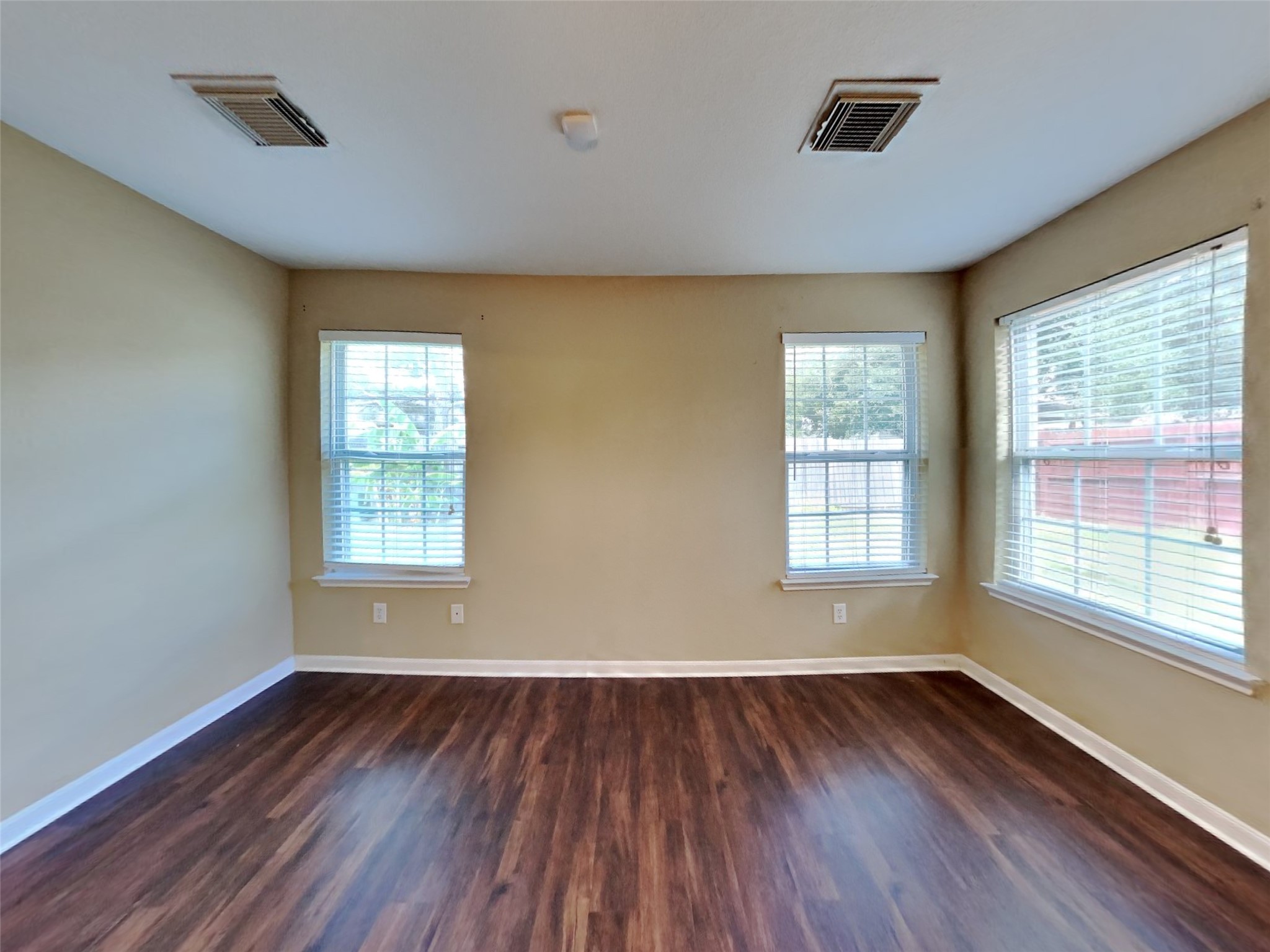 6907 Oleander Grove Way Property Photo 9