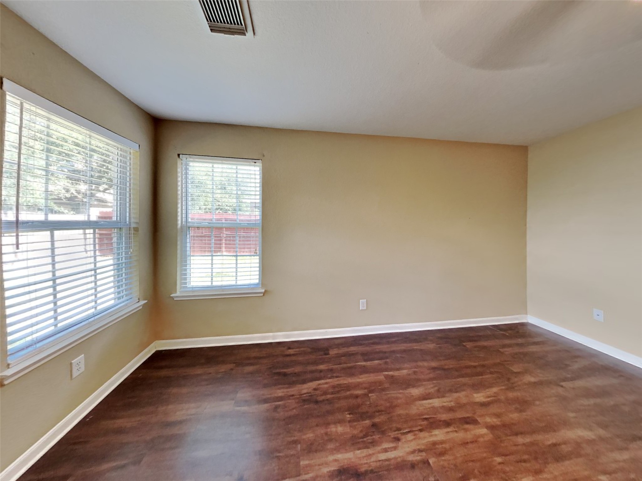 6907 Oleander Grove Way Property Photo 10