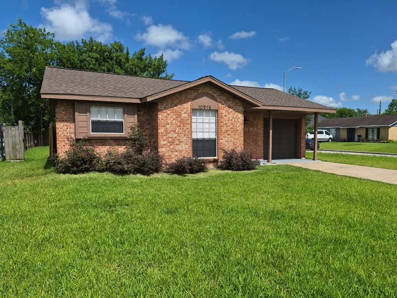 10915 Roandale Drive Property Photo 1