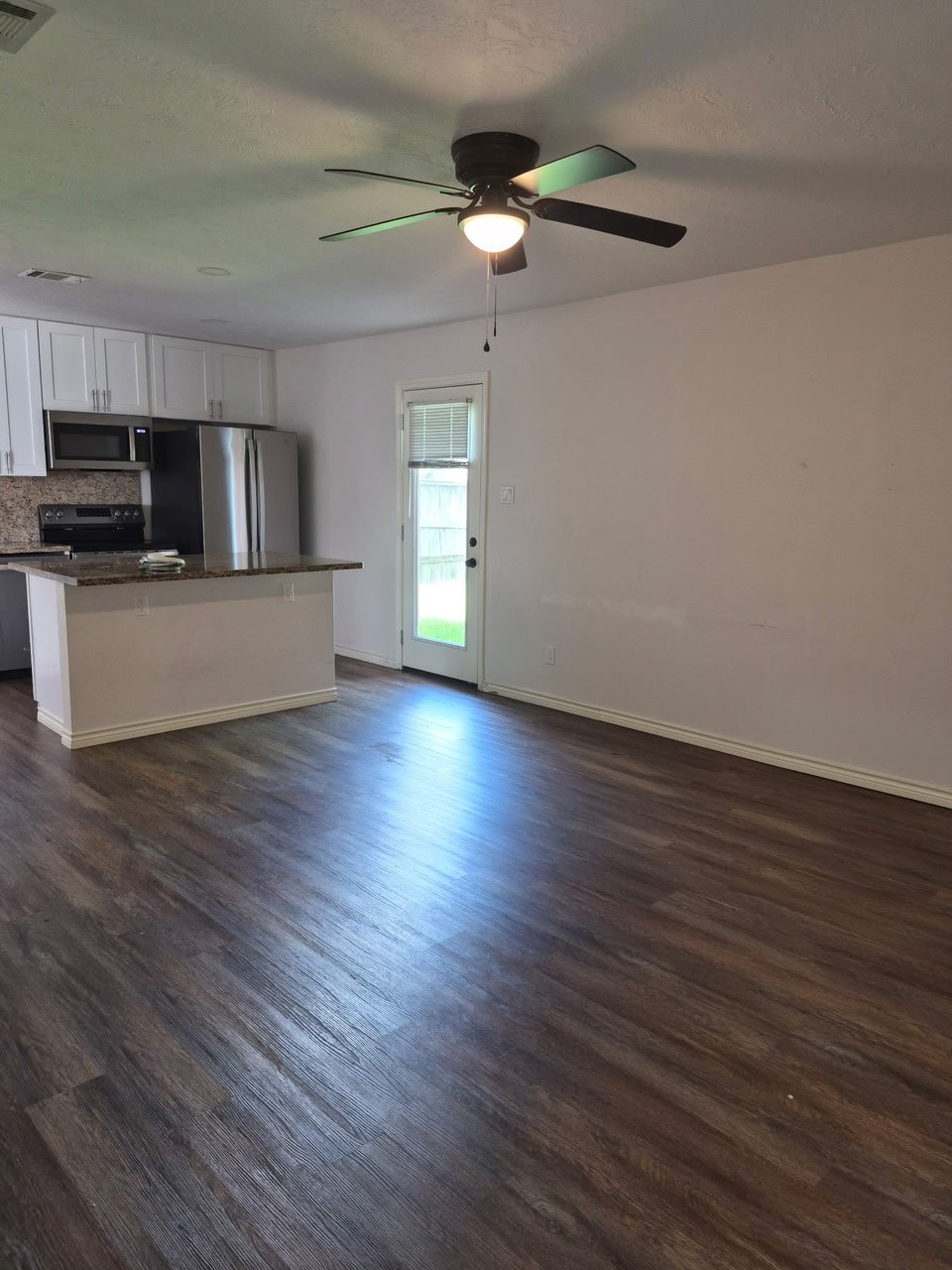 10915 Roandale Drive Property Photo 2