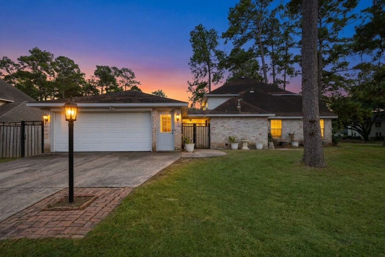 18118 Shadow Valley Drive Property Photo 2