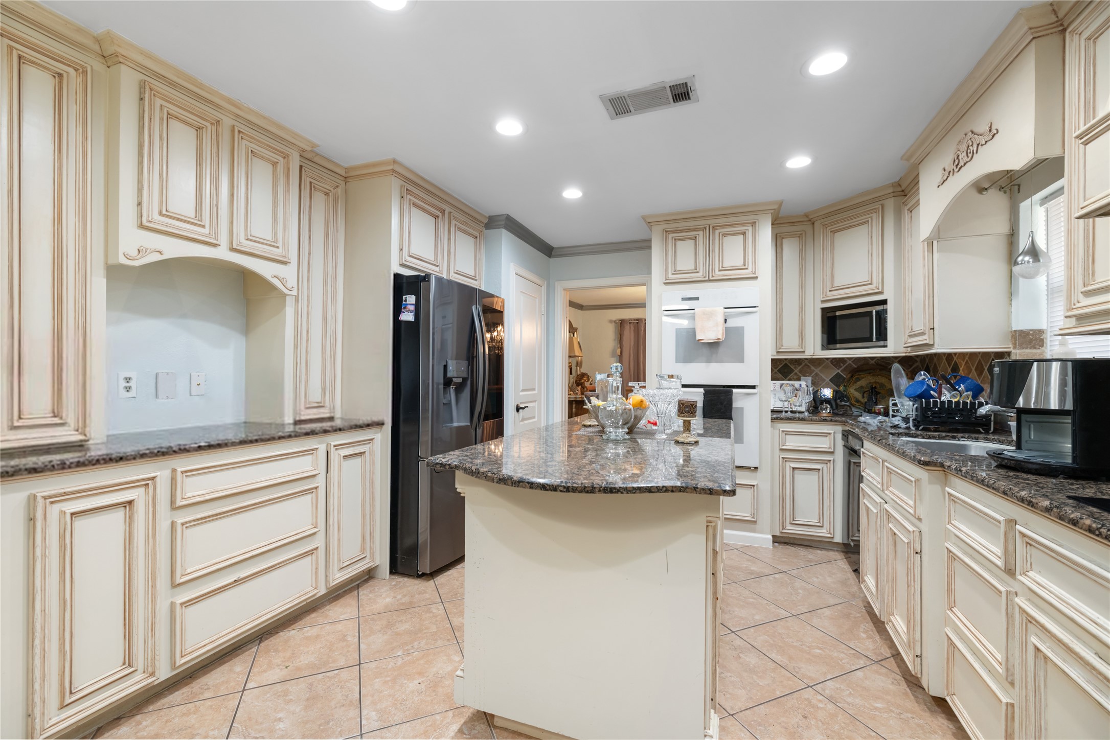 18118 Shadow Valley Drive Property Photo 4