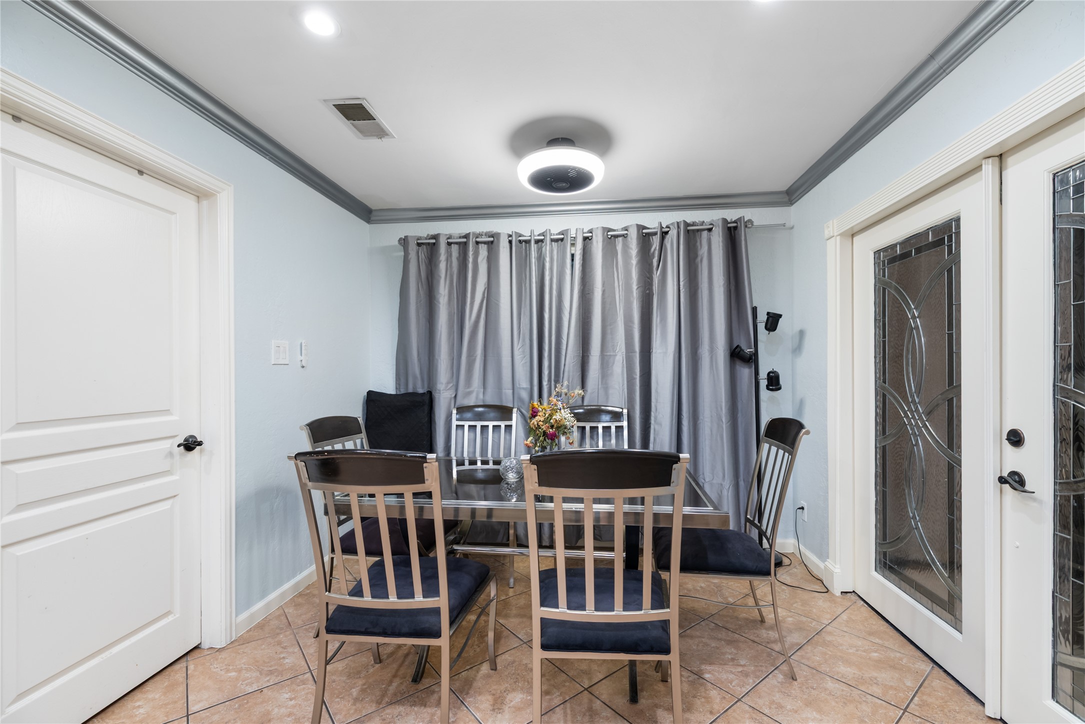 18118 Shadow Valley Drive Property Photo 6