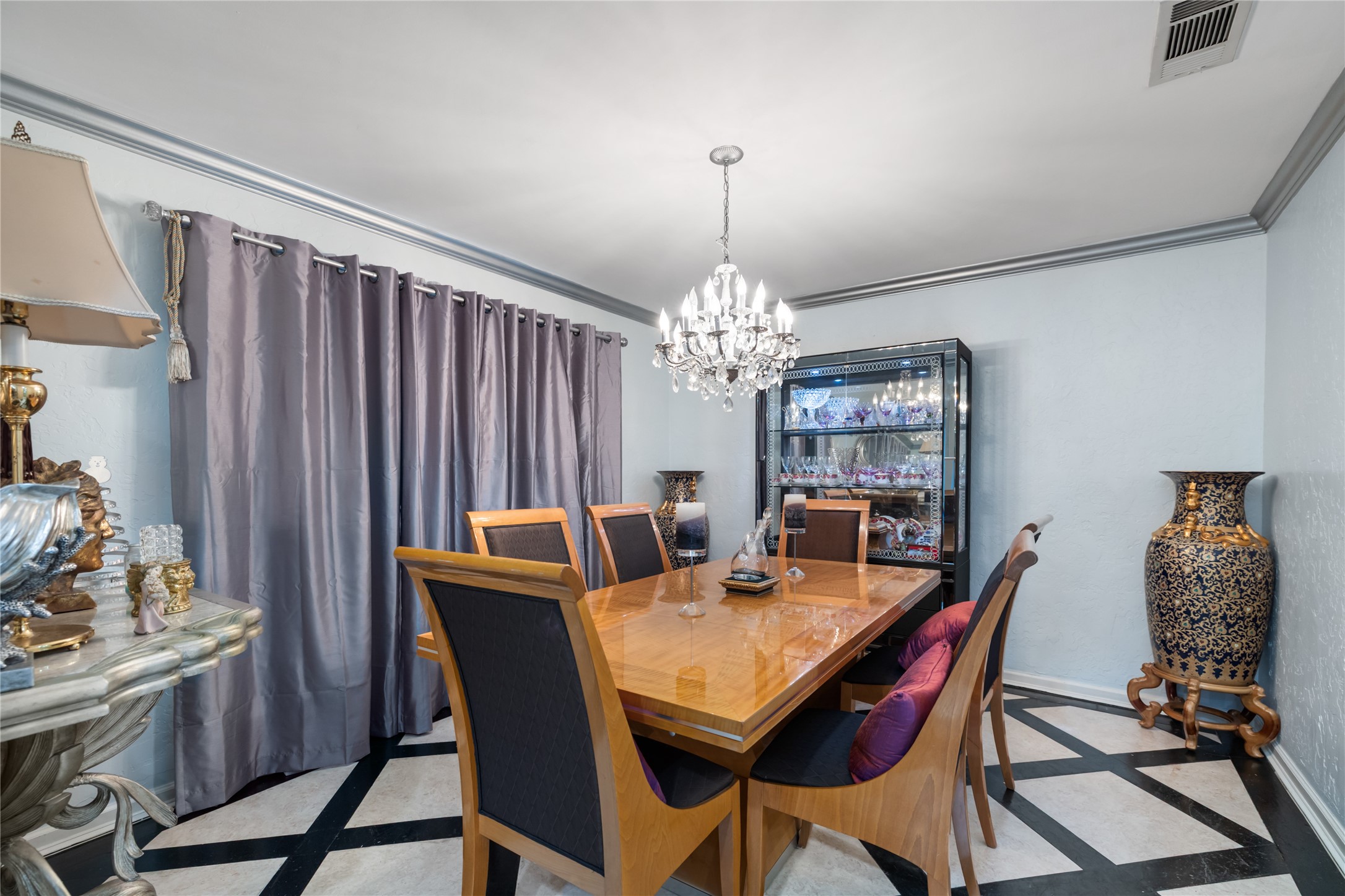 18118 Shadow Valley Drive Property Photo 8