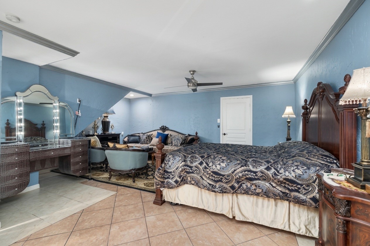 18118 Shadow Valley Drive Property Photo 9
