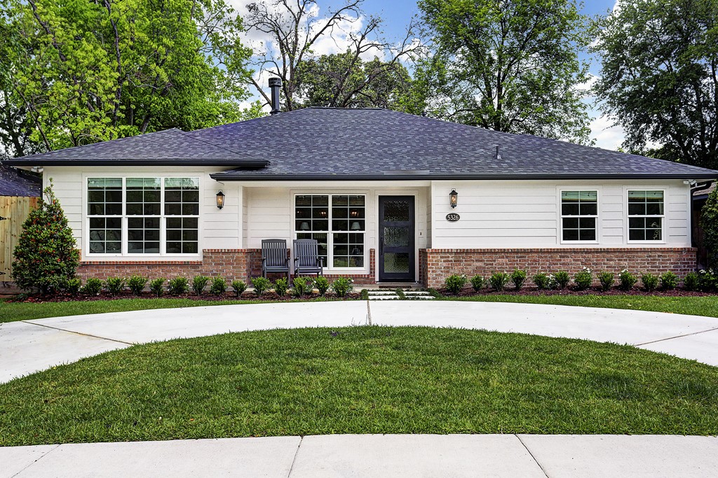 5326 Windswept Lane Property Photo 1