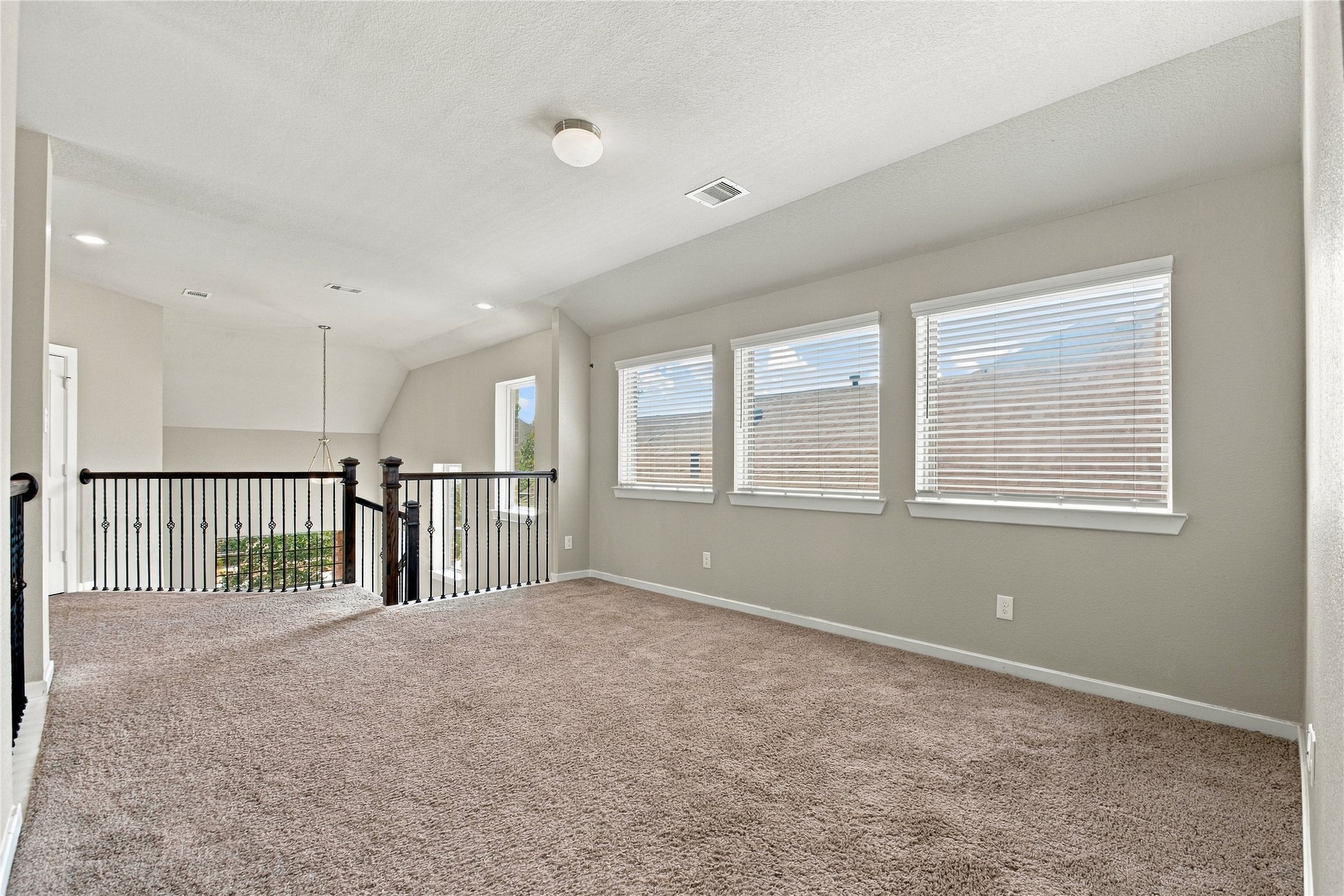 12207 Texas Trumpet Trail Property Photo 20