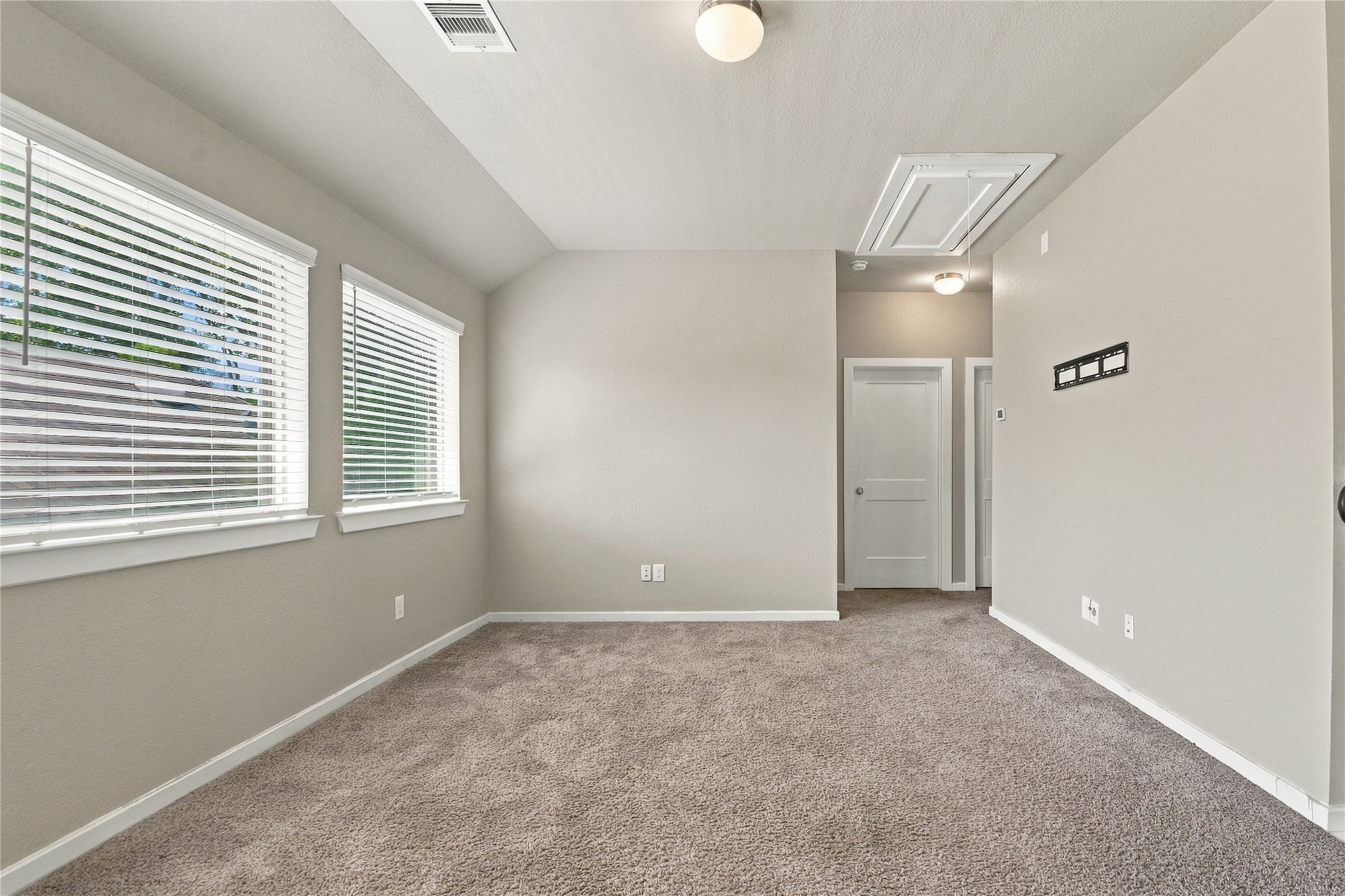 12207 Texas Trumpet Trail Property Photo 21