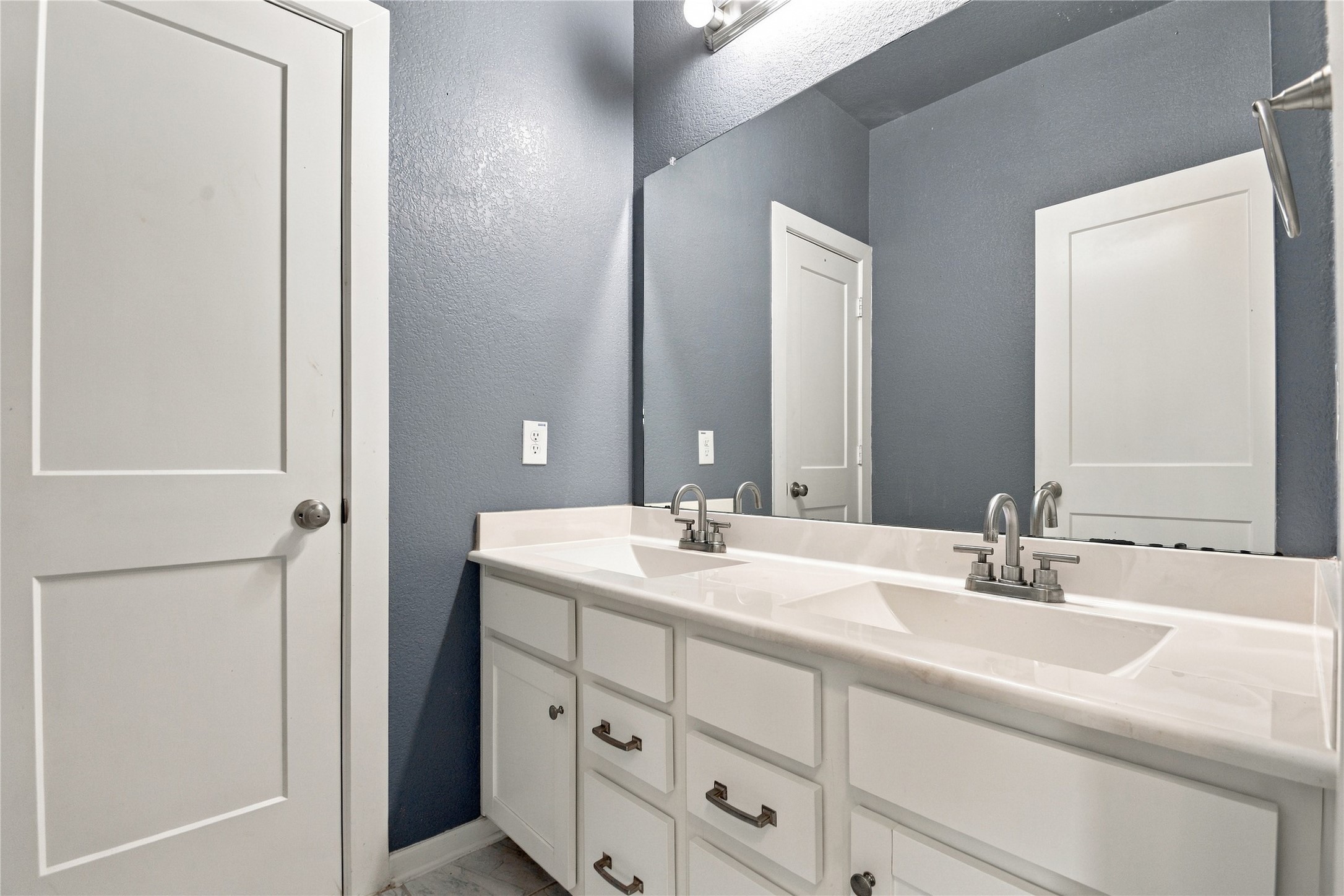 12207 Texas Trumpet Trail Property Photo 28