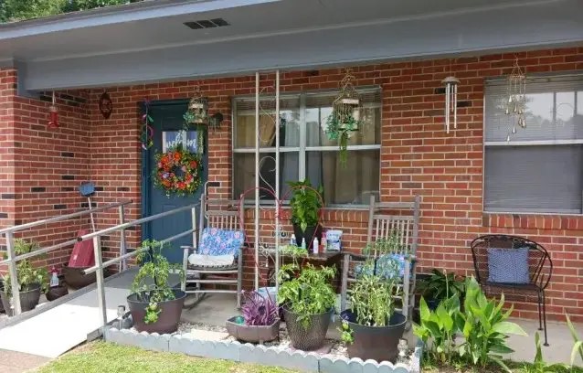 304 Julia Circle Property Photo 3