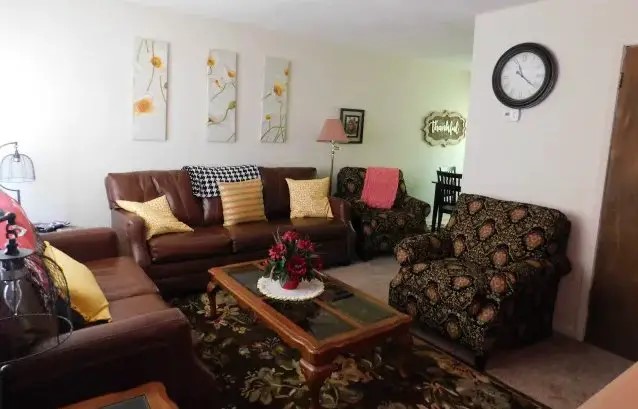 304 Julia Circle Property Photo 9