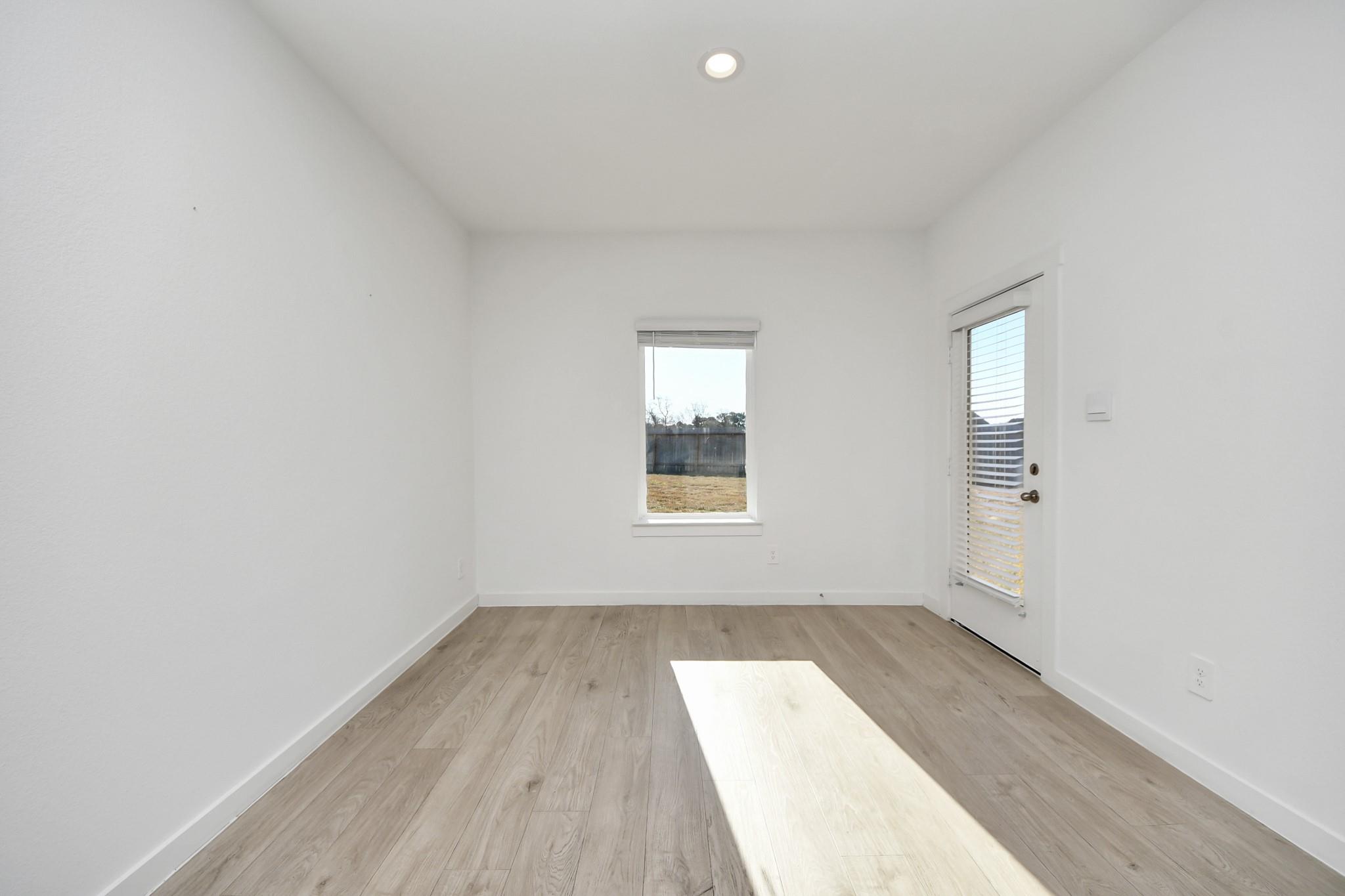 28603 Crowley Court Property Photo 14