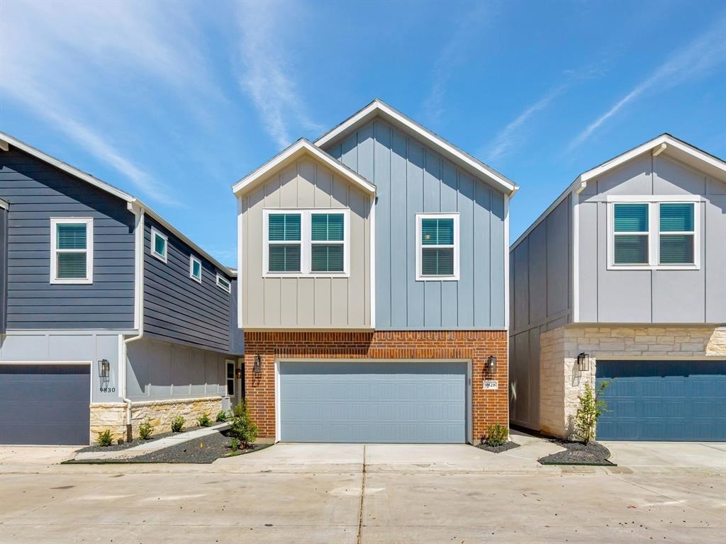 9828 Rugged Oaks Drive Property Photo 1