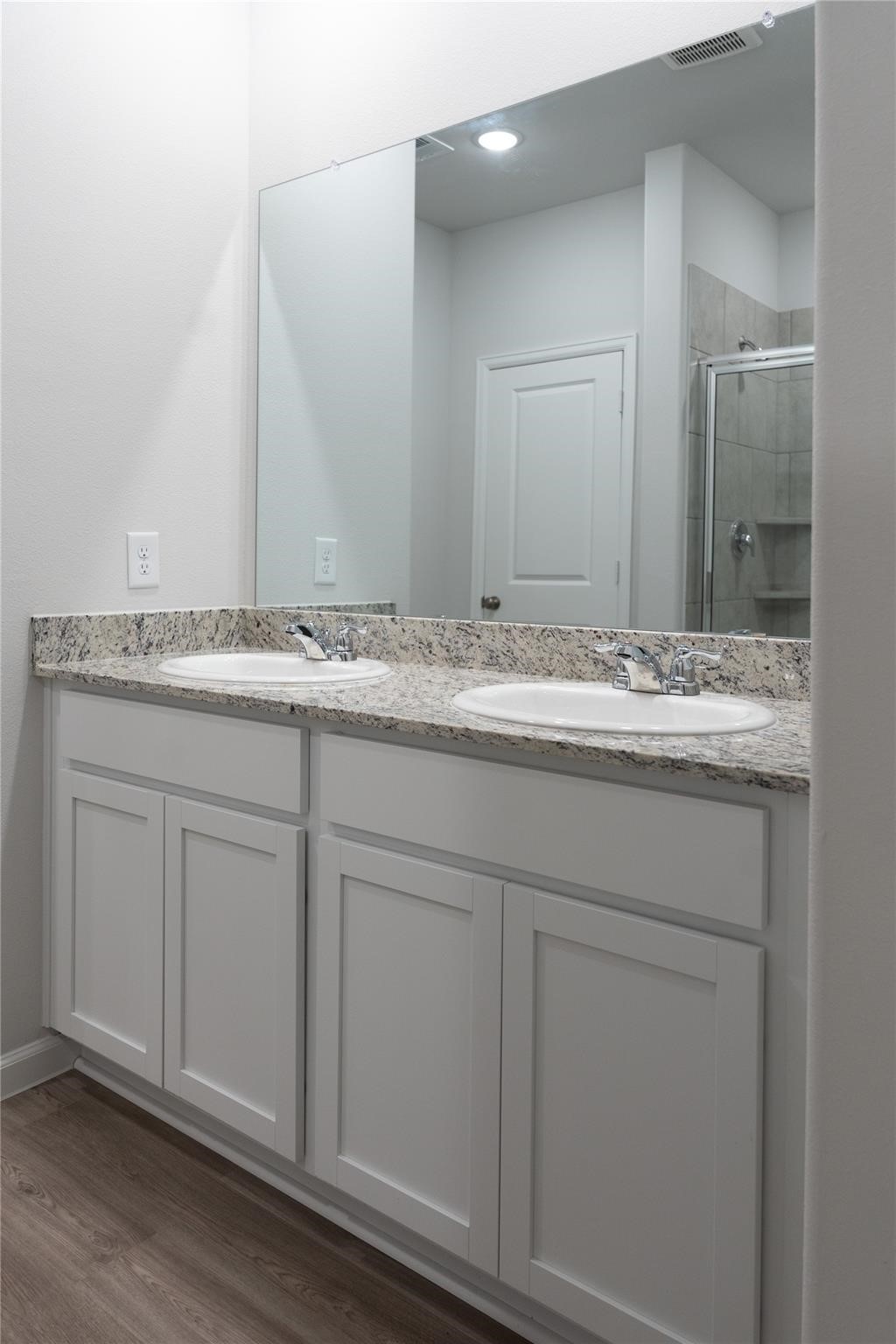 64 Valiant Ridge Trail Property Photo 11