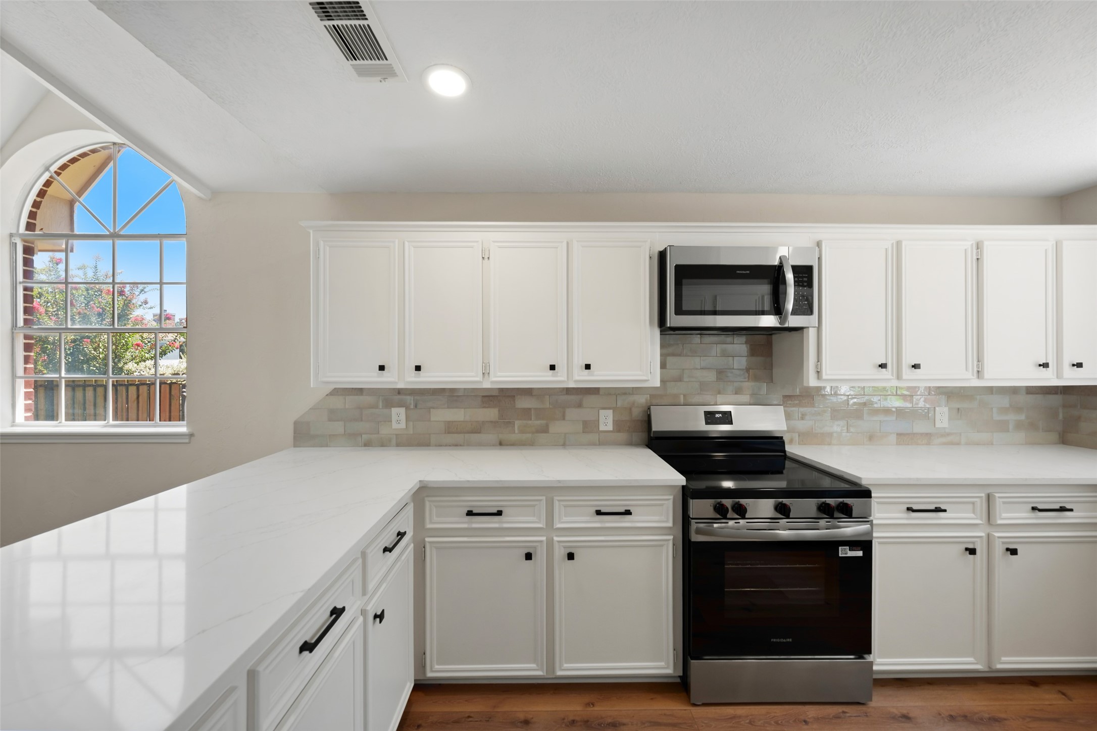 6979 Breezy Point Property Photo 10