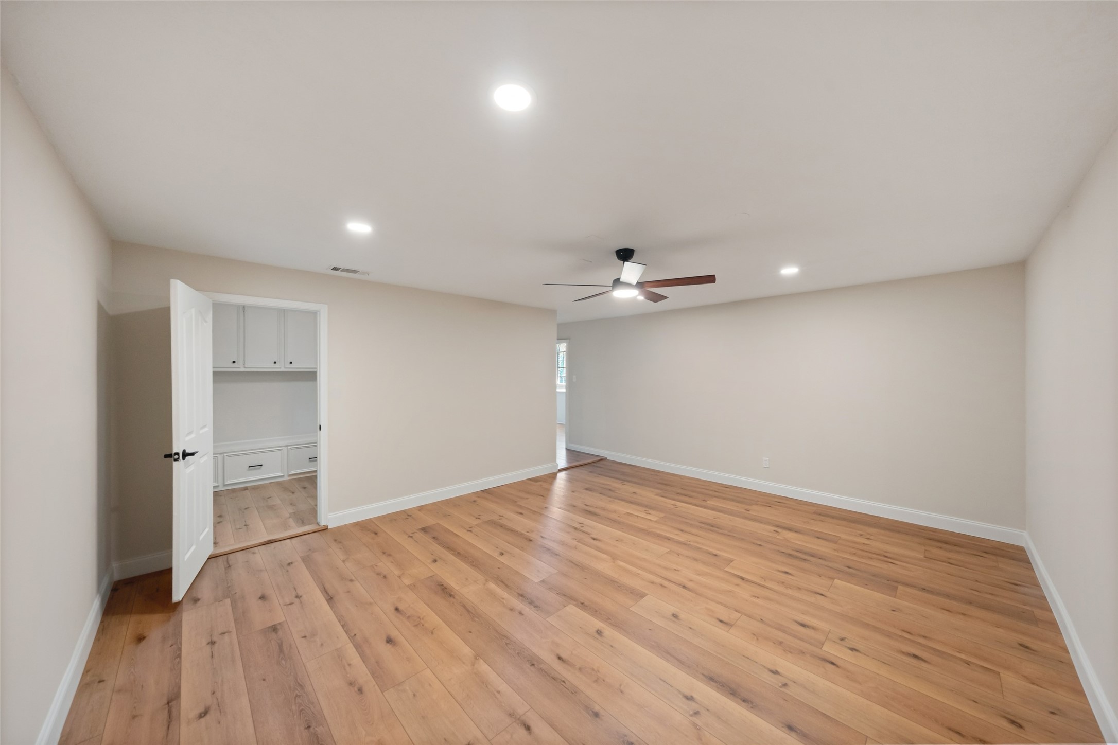 6979 Breezy Point Property Photo 14