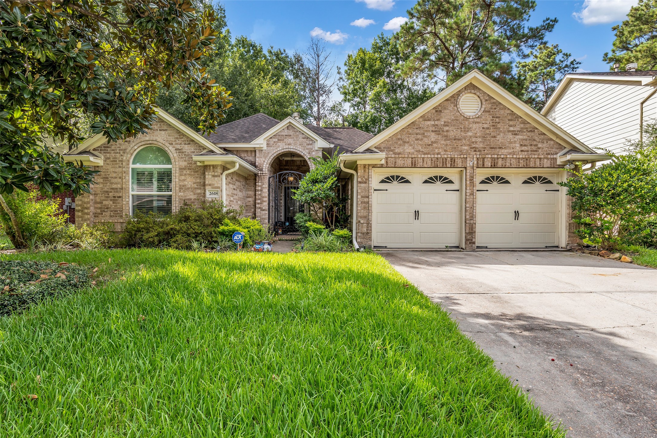 2618 Spring Bend Drive Property Photo 1