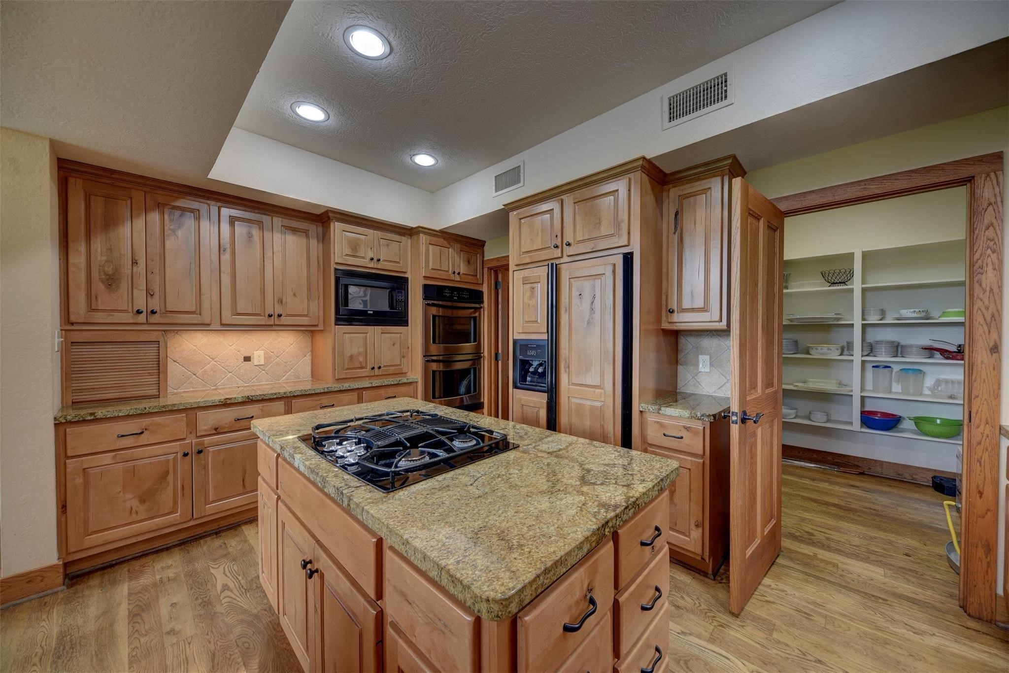 2316 Highway 159 E Property Photo 12