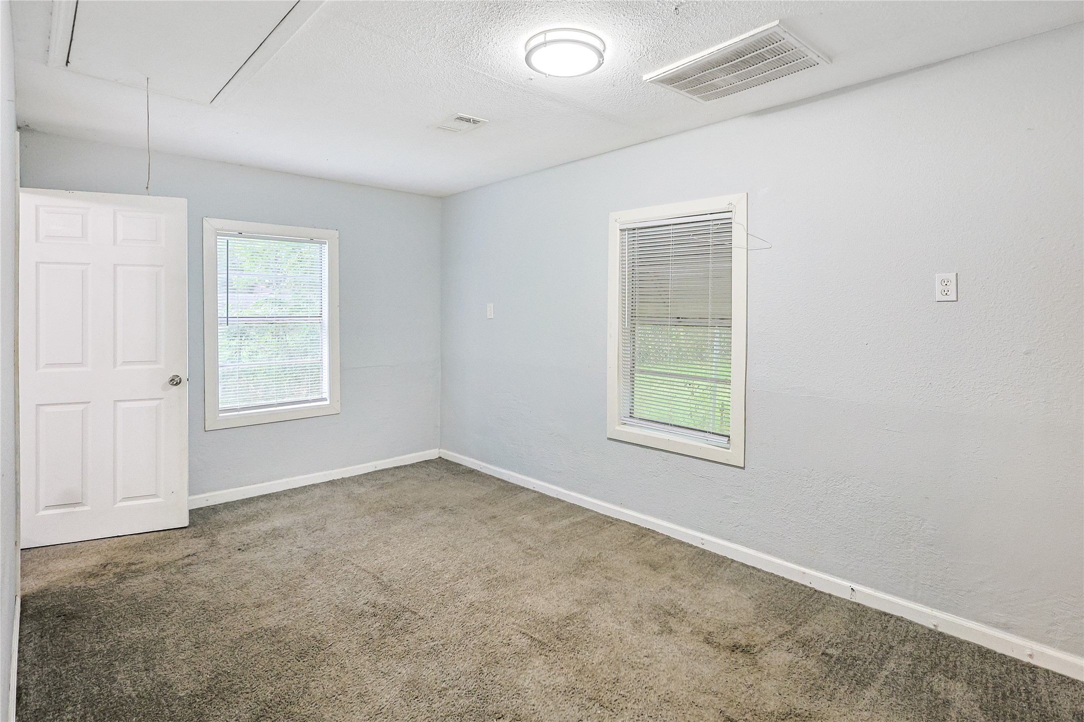 2802 2nd Avenue N Property Photo 9