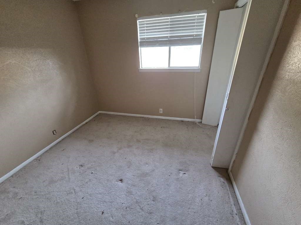422 Navajo Trail Property Photo 5