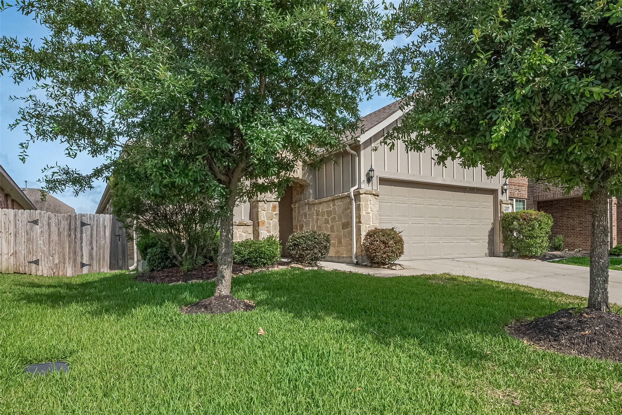 5327 Silver Ledge Drive Property Photo 2