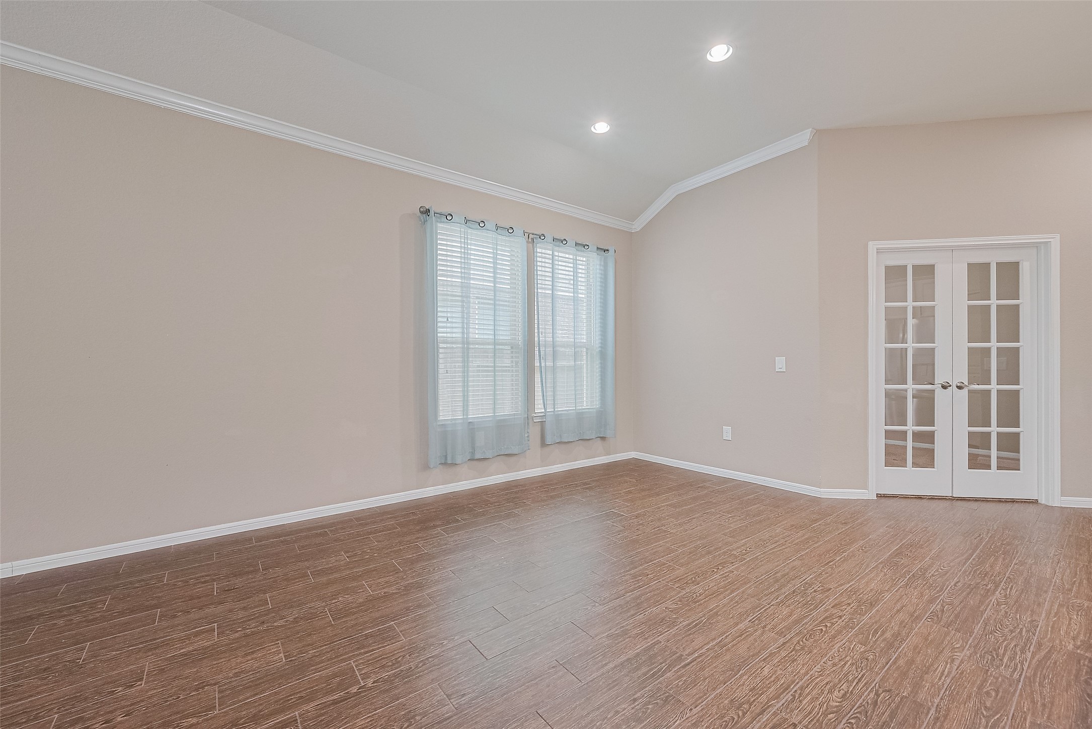 5327 Silver Ledge Drive Property Photo 5